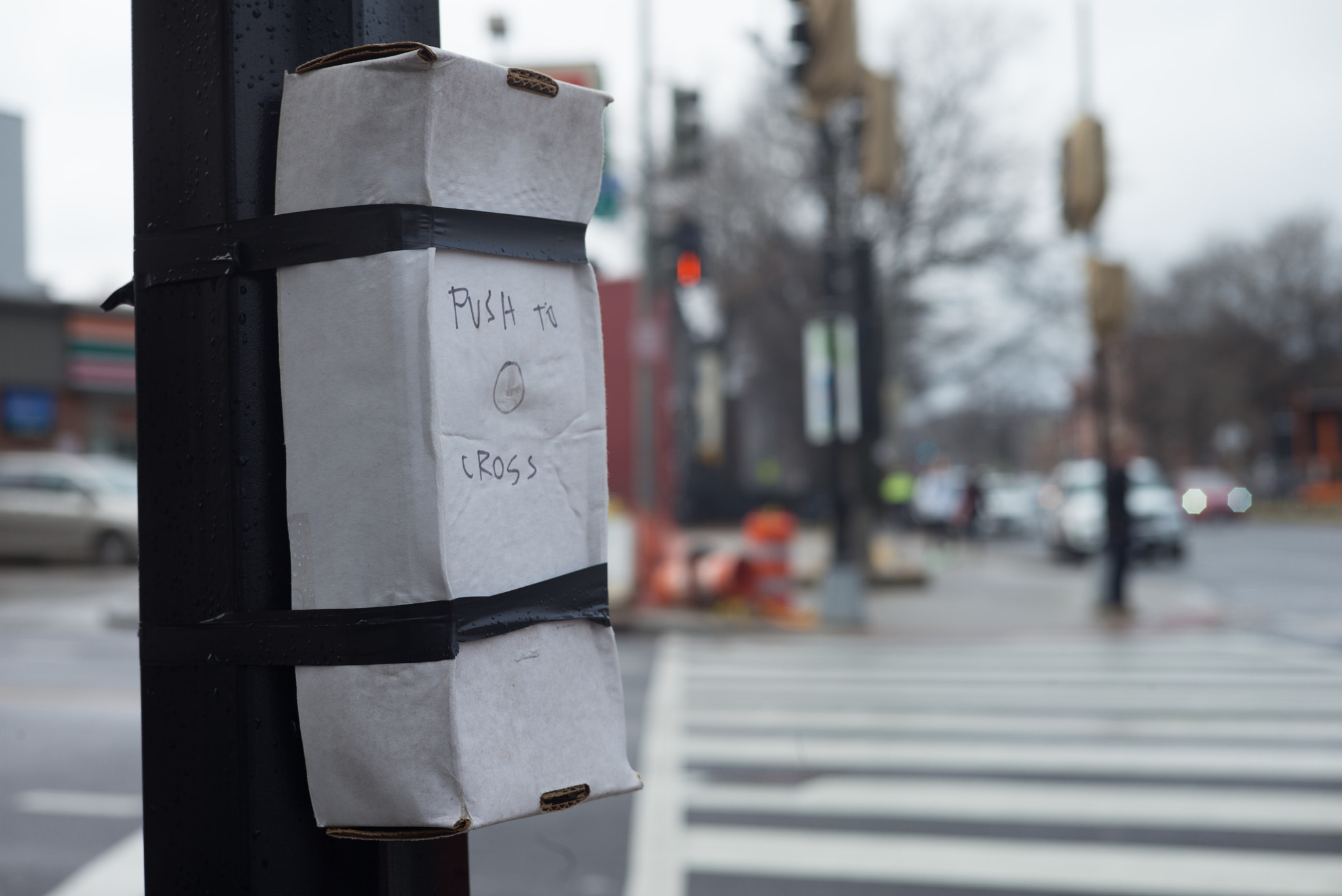 Summicron-M 1:2/50 sample photo. Push to cross photography