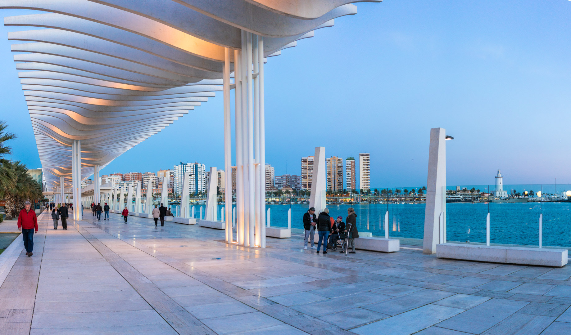 Sony a7R II + Sony Sonnar T* FE 35mm F2.8 ZA sample photo. Paseo marítimo, málaga photography