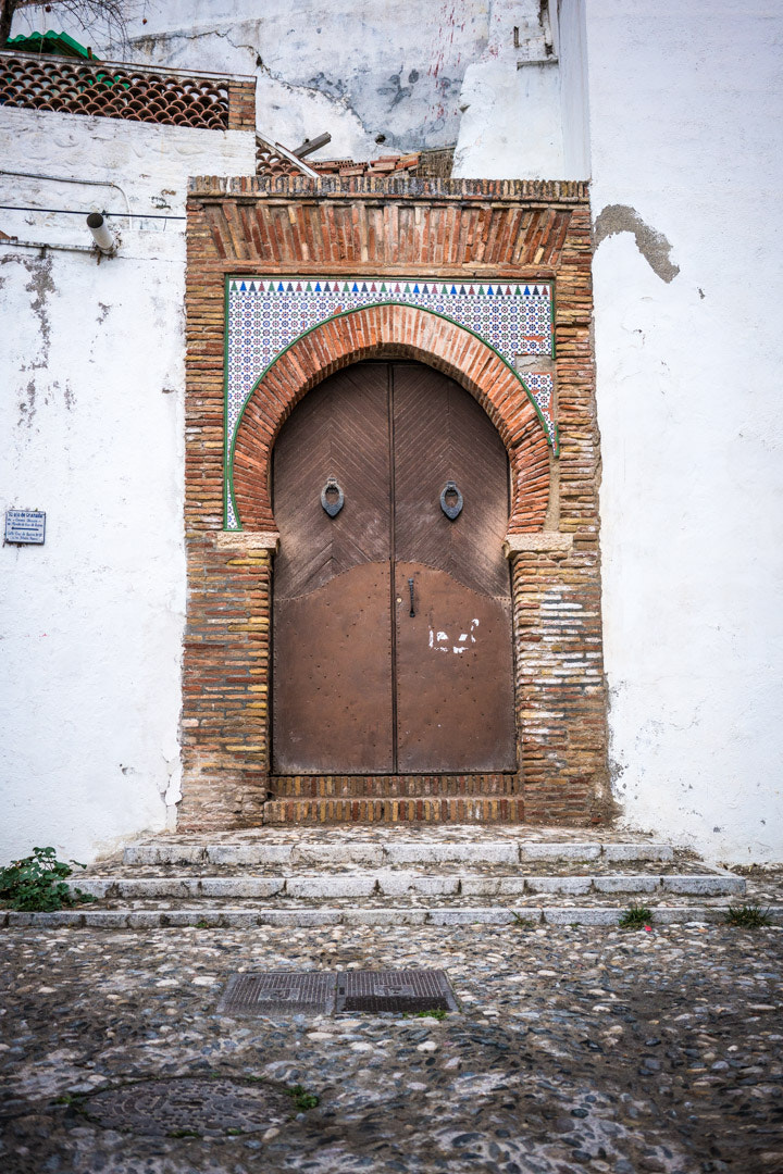 Sony a7R II sample photo. Puerta del albayzín photography