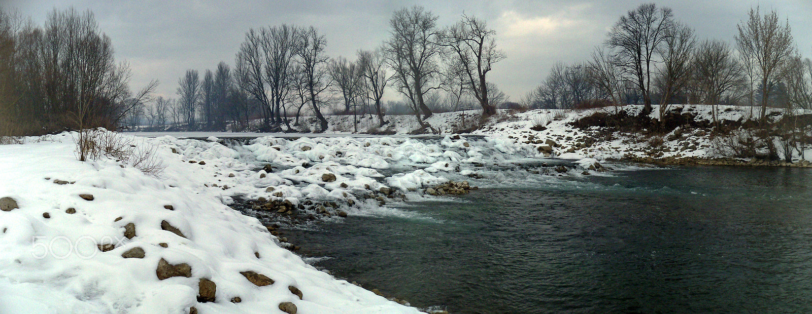 Kodak EasyShare Z915 sample photo. River koran in snowy attire photography