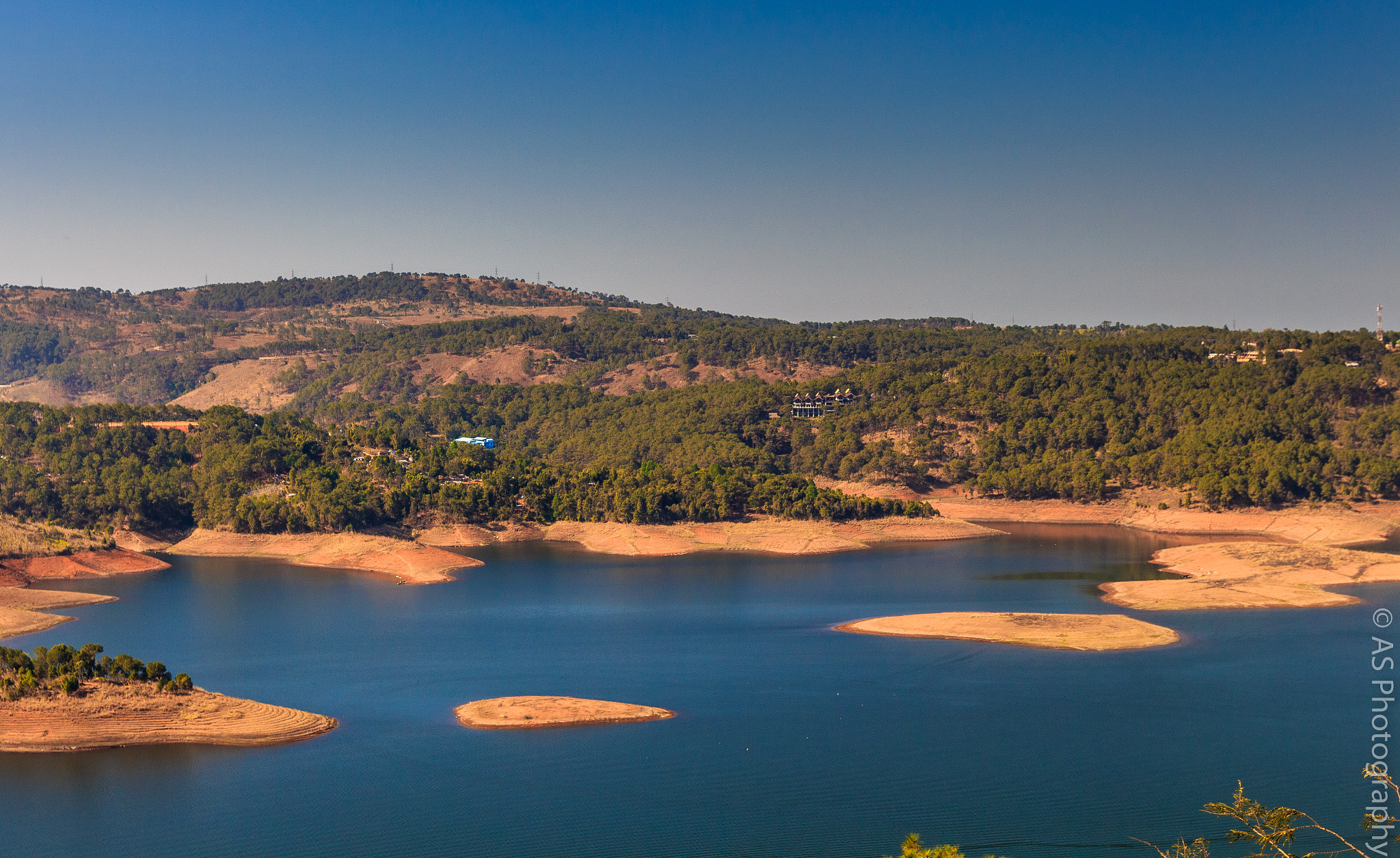 Canon EF-S 17-55mm F2.8 IS USM sample photo. Barapani lake photography