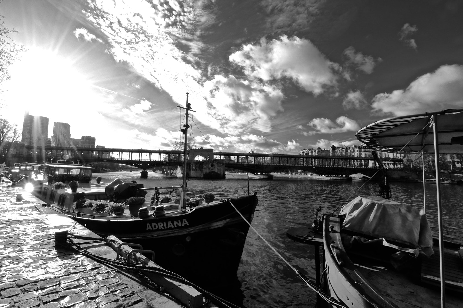 Canon EOS 760D (EOS Rebel T6s / EOS 8000D) sample photo. Bir hakeim- paris photography