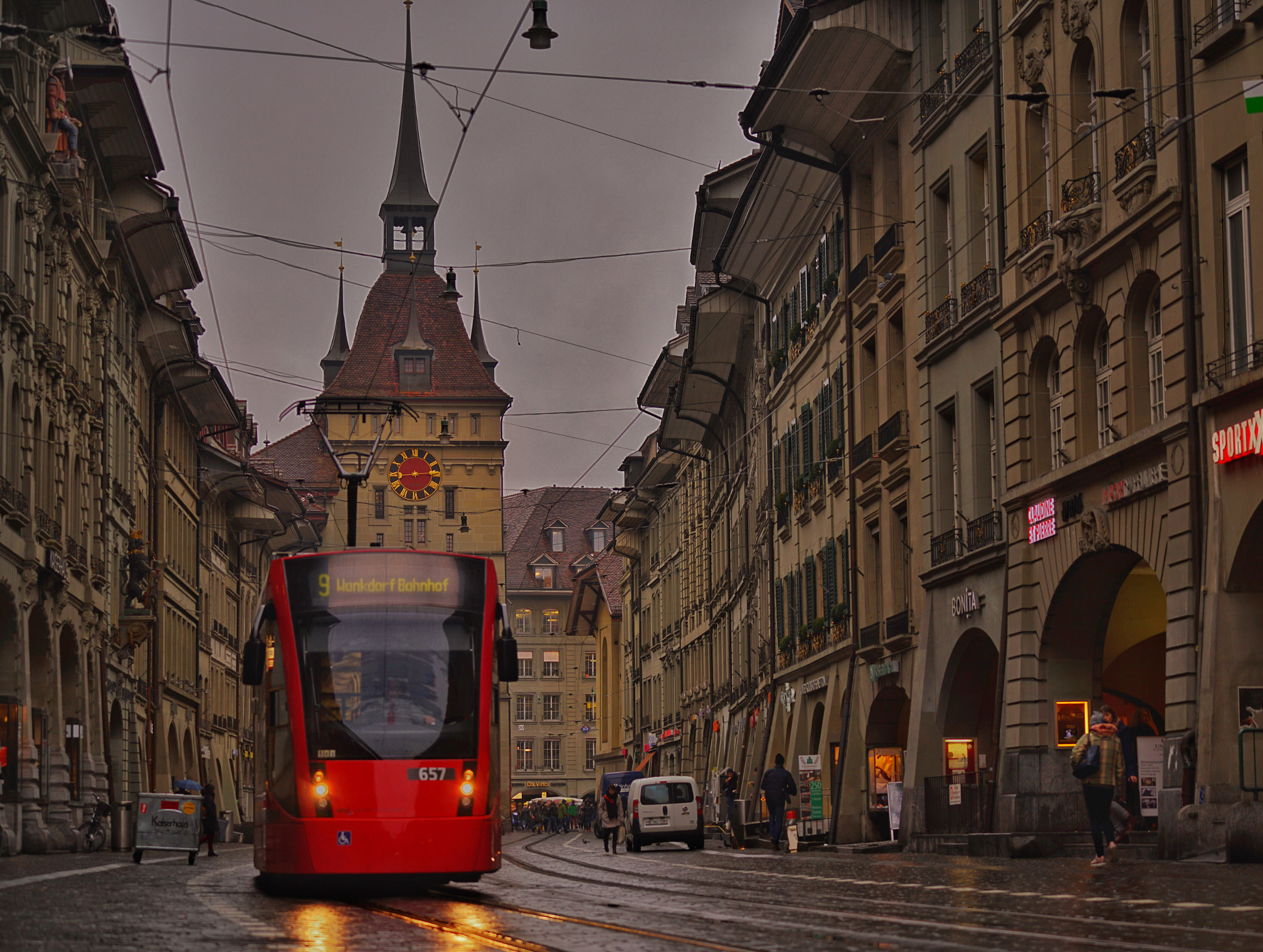 Sony a7R II + Sony FE 70-200mm F4 G OSS sample photo. Bern old city, switzerland  photography