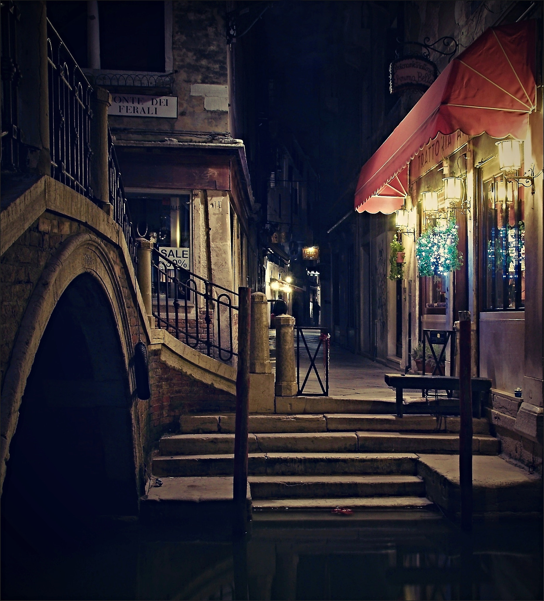18.00 - 200.00 mm f/3.5 - 5.6 sample photo. The night in venice photography
