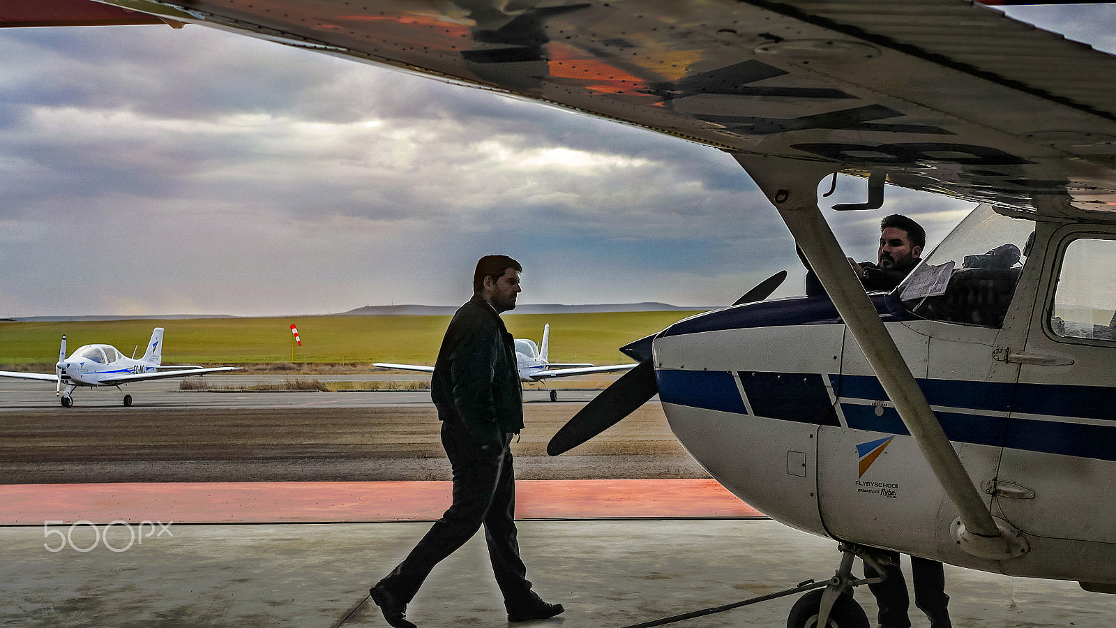 Panasonic Lumix DMC-GH4 + Panasonic Leica DG Summilux 25mm F1.4 II ASPH sample photo. "primera vuelta aérea de invierno - los oteros" photography