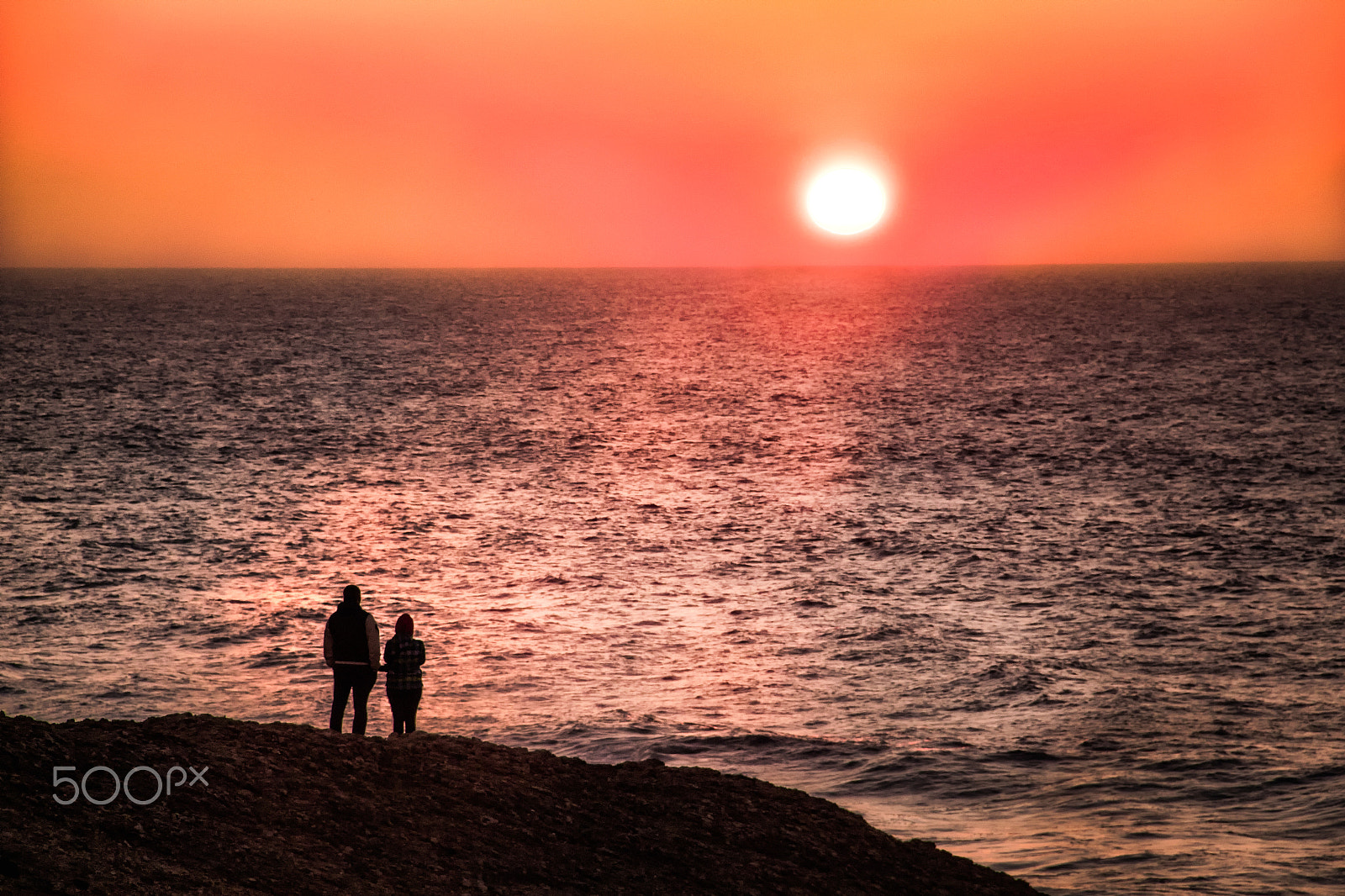 Canon EF-S 18-135mm F3.5-5.6 IS sample photo. Lovers at dusk photography