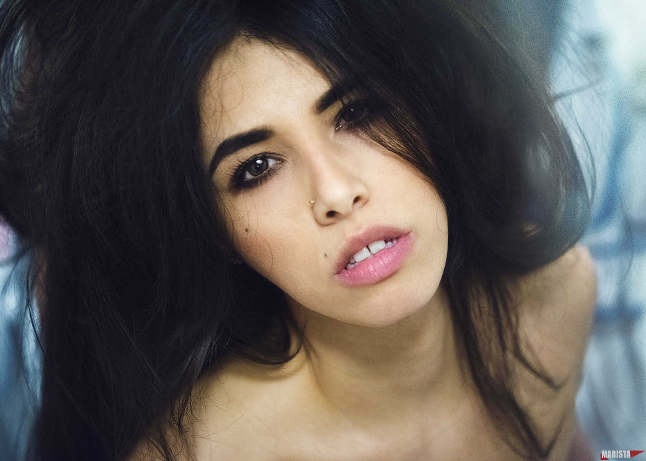 Nikon AF-S Micro-Nikkor 60mm F2.8G ED sample photo. Sensual portrait of a girl photography