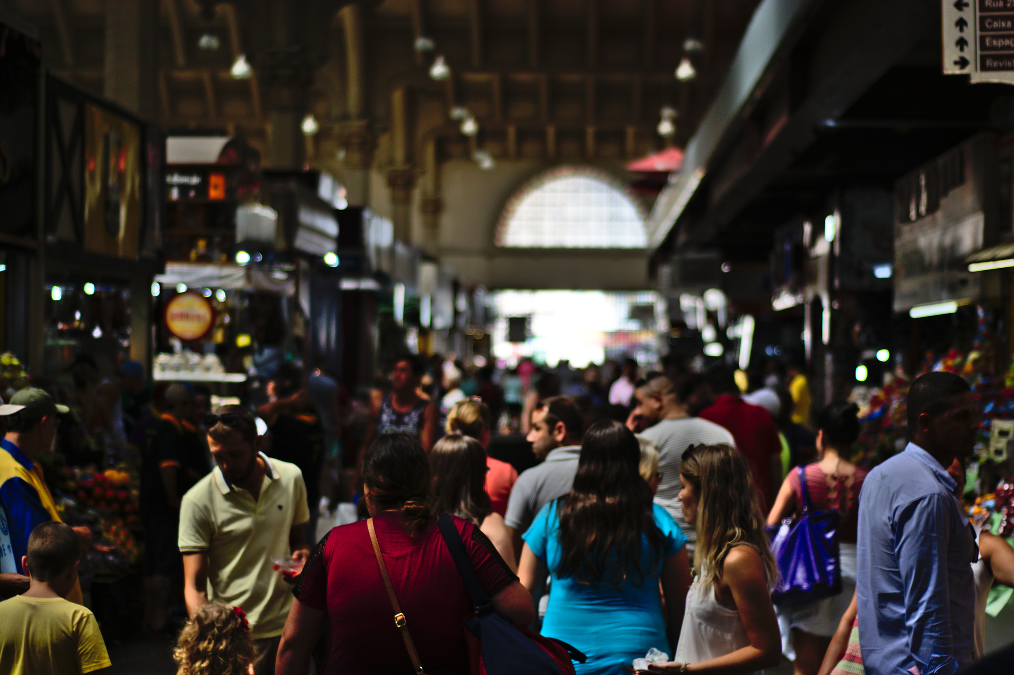 Nikon D5200 + Nikon AF Nikkor 50mm F1.8D sample photo. Mercadão de são paulo photography