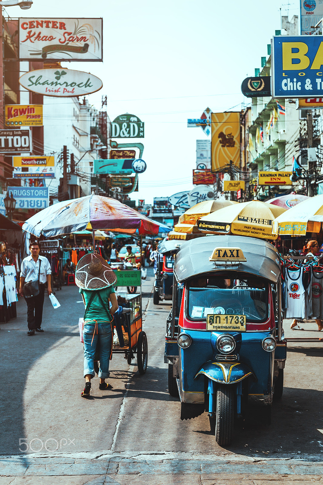 Leica Summilux-M 50mm F1.4 ASPH sample photo. Khao san road photography