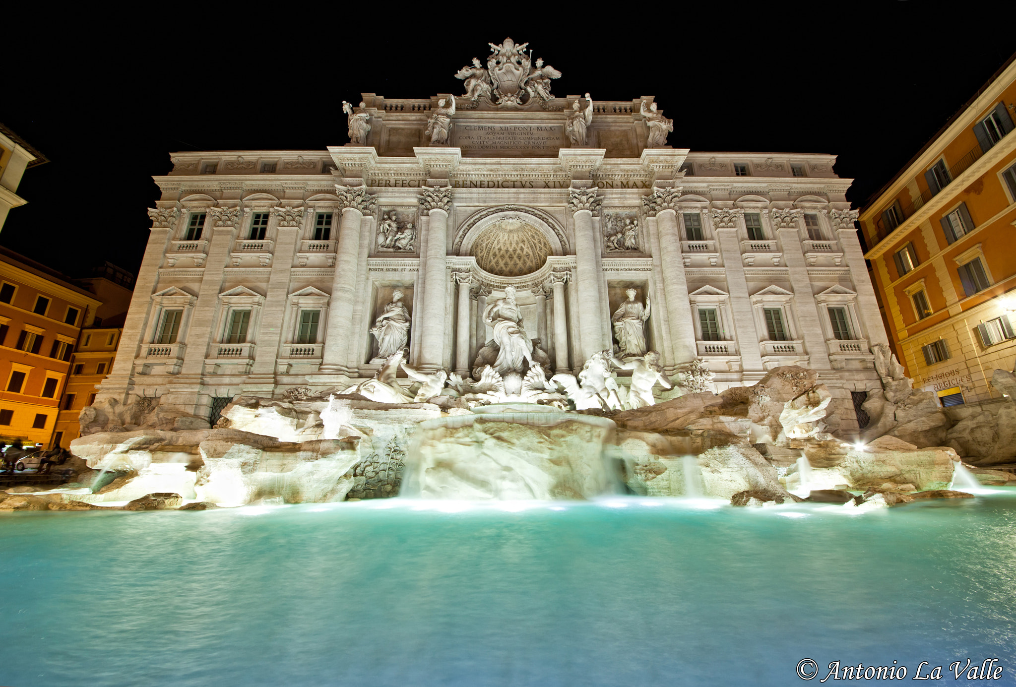 Canon EOS 5D Mark II sample photo. Fontana di trevi notturna photography