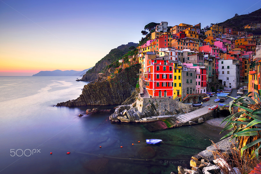 Canon EF 16-35mm F4L IS USM sample photo. Riomaggiore at sunset. cinque terre, ligury, italy photography