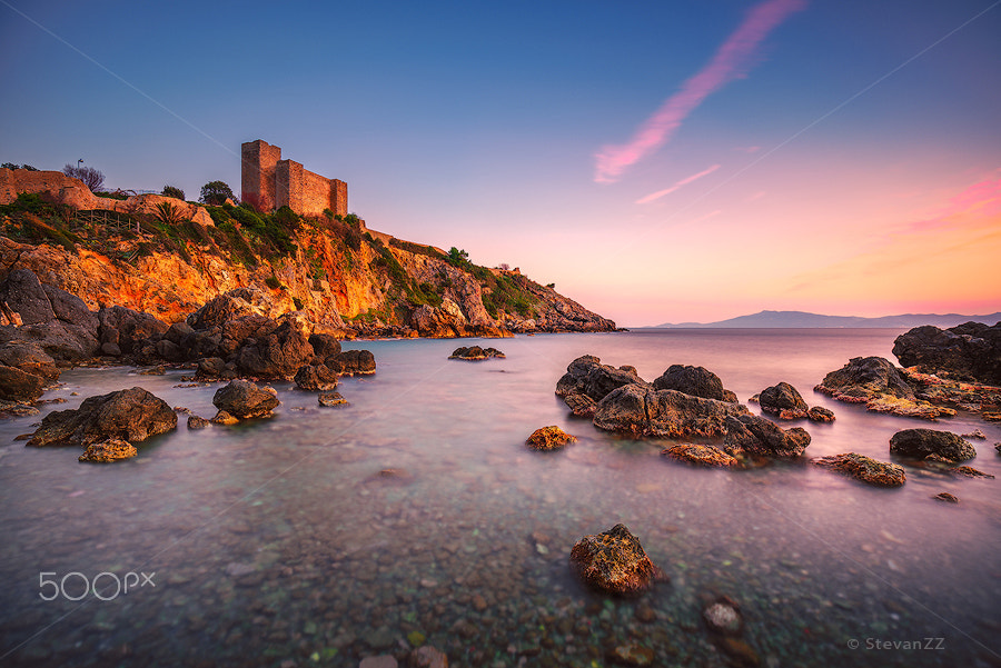 Canon EF 16-35mm F4L IS USM sample photo. Talamone rock beach and medieval fortress. italy photography