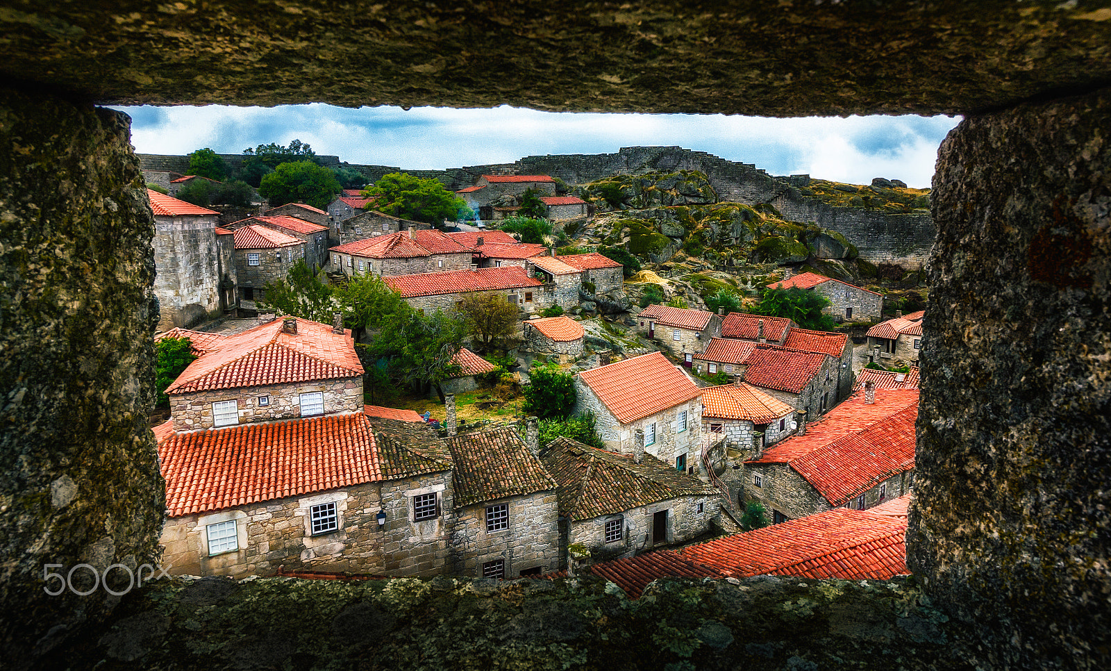 Canon EOS 550D (EOS Rebel T2i / EOS Kiss X4) sample photo. A view from the castle. photography