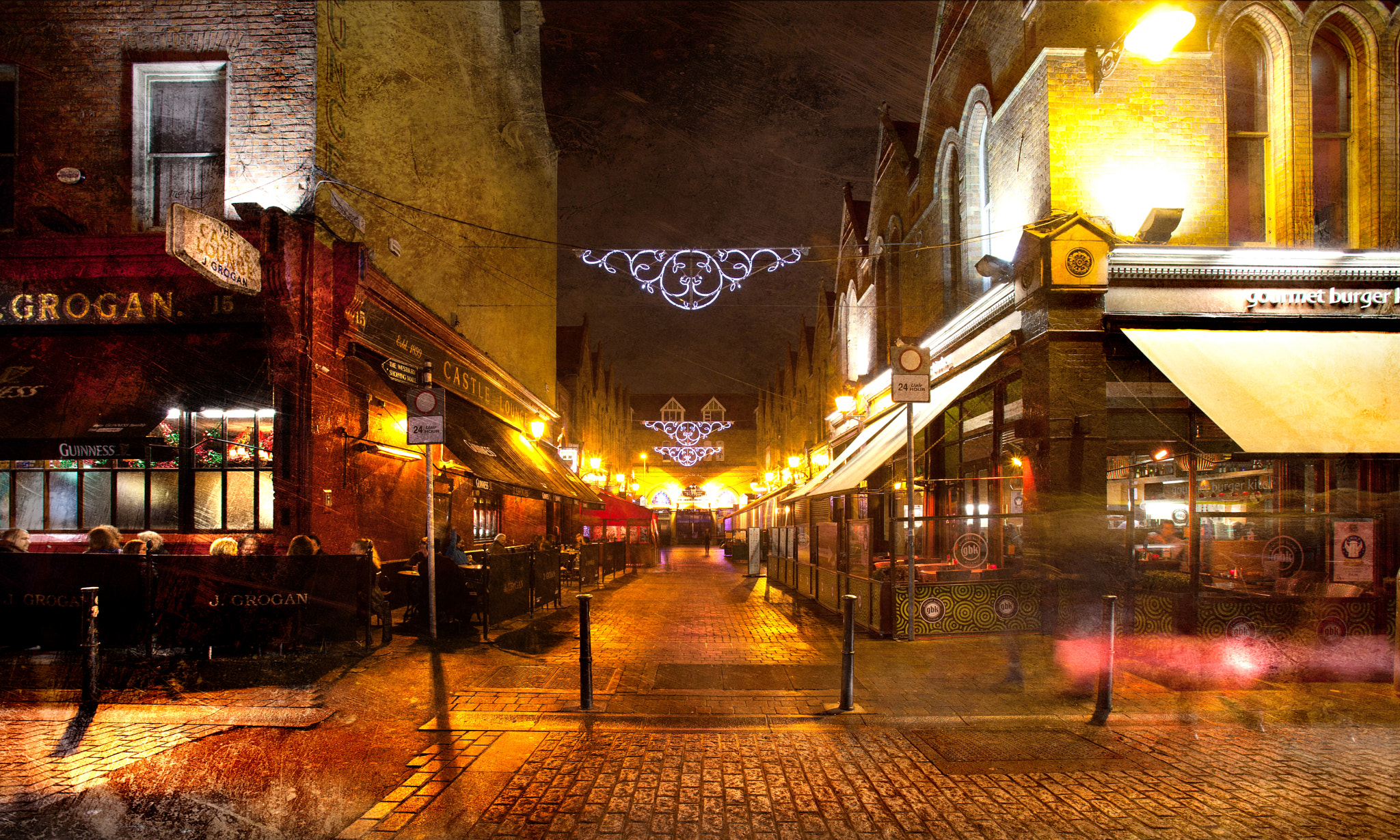 Canon EF 16-35mm F2.8L USM sample photo. Grogans bar dublin photography
