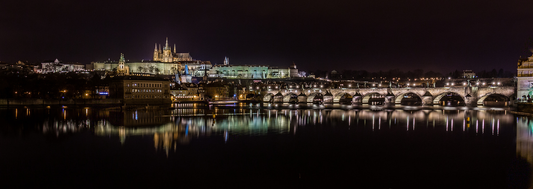 Canon EOS 100D (EOS Rebel SL1 / EOS Kiss X7) sample photo. Prague´s silluets in night! photography