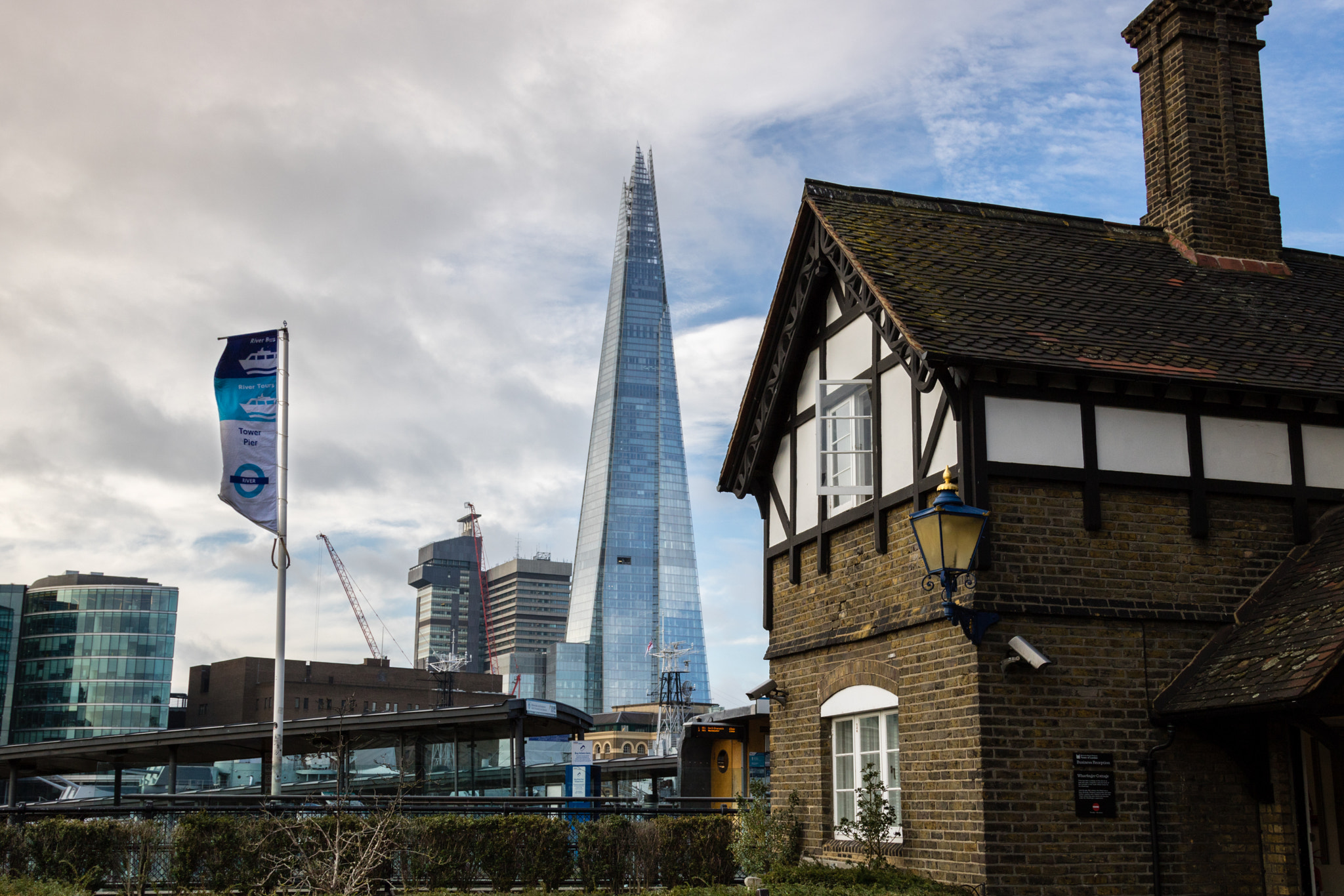 Canon EOS 750D (EOS Rebel T6i / EOS Kiss X8i) + Canon EF 24-105mm F4L IS USM sample photo. The shard from tower pier photography