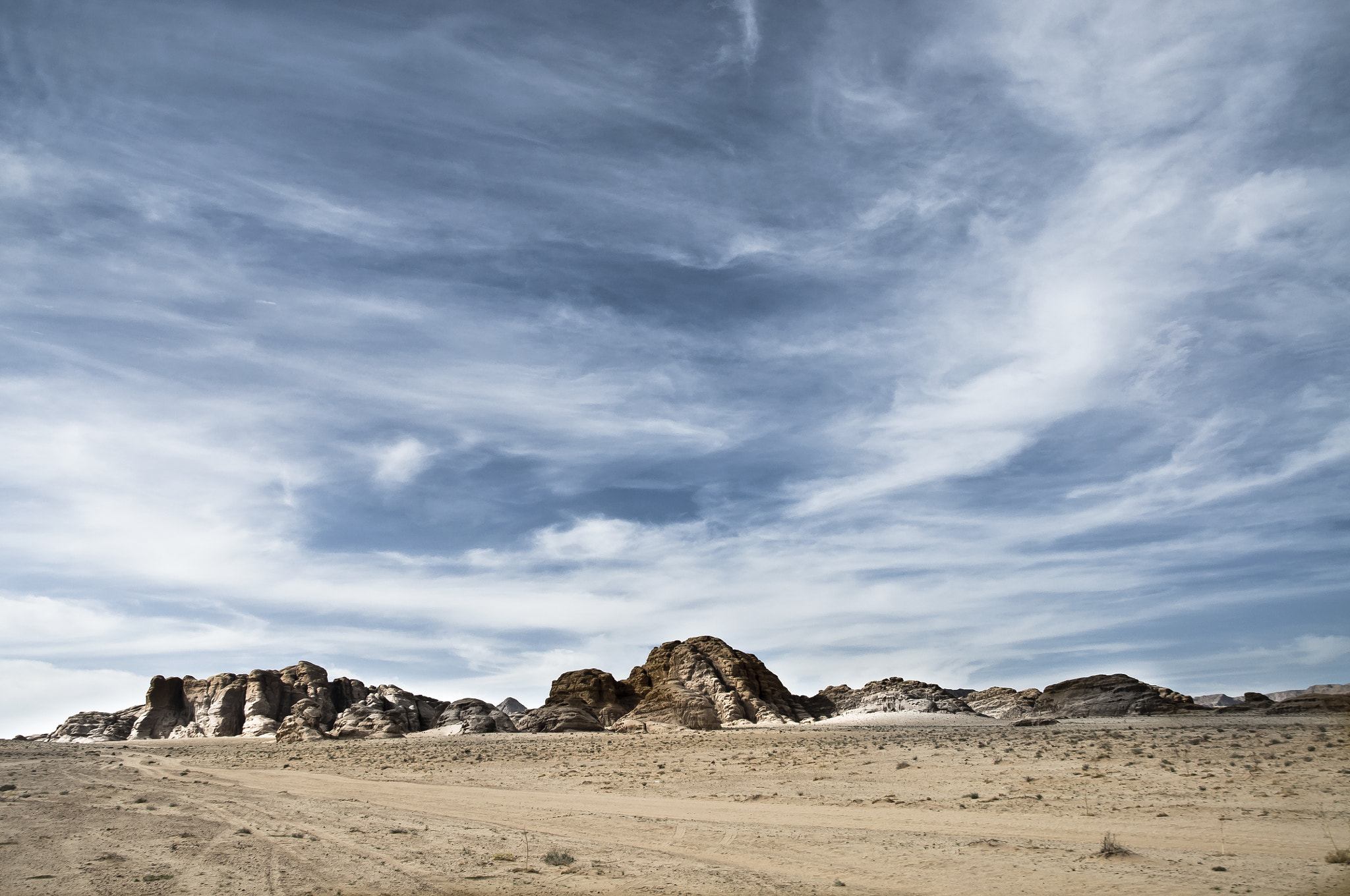 Nikon D5000 sample photo. Cielo y tierra wadi rum photography