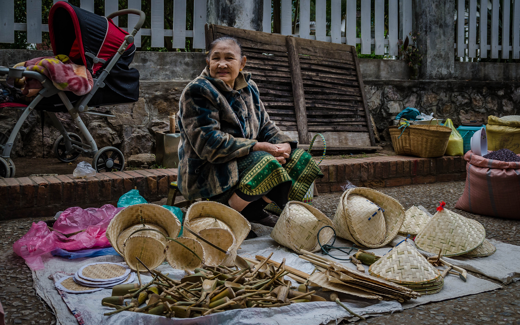 Nikon D7000 sample photo. Market woman in chiang mai photography