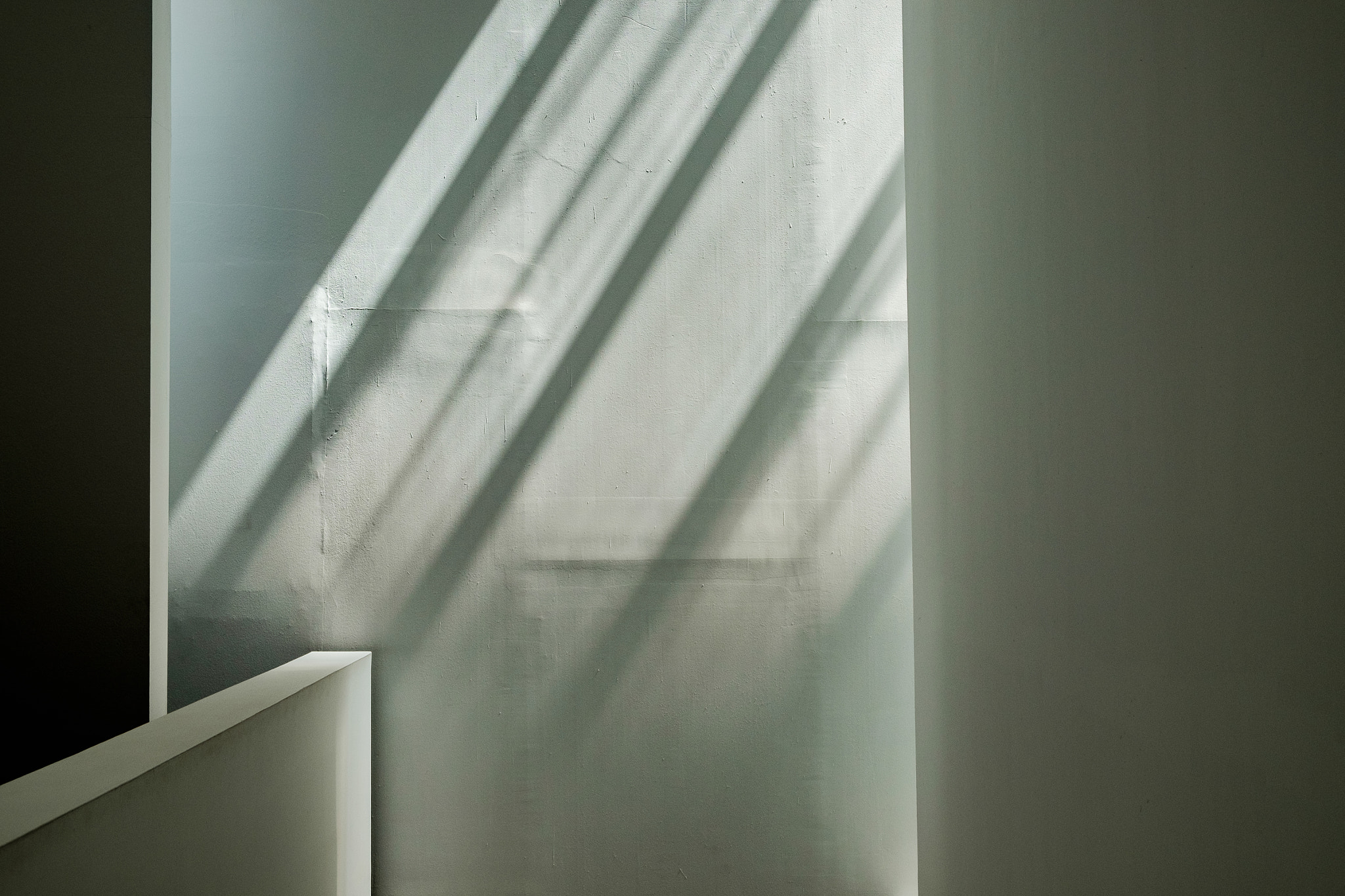 Fujifilm X-E2S + Fujifilm XF 18-55mm F2.8-4 R LM OIS sample photo. Lines photography