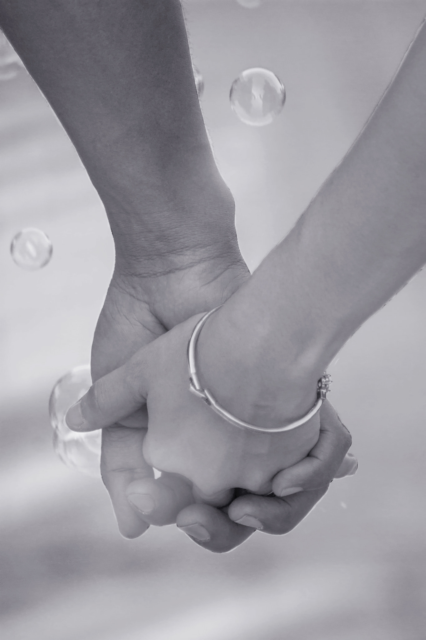 Canon EOS 1100D (EOS Rebel T3 / EOS Kiss X50) sample photo. Holding hands photography