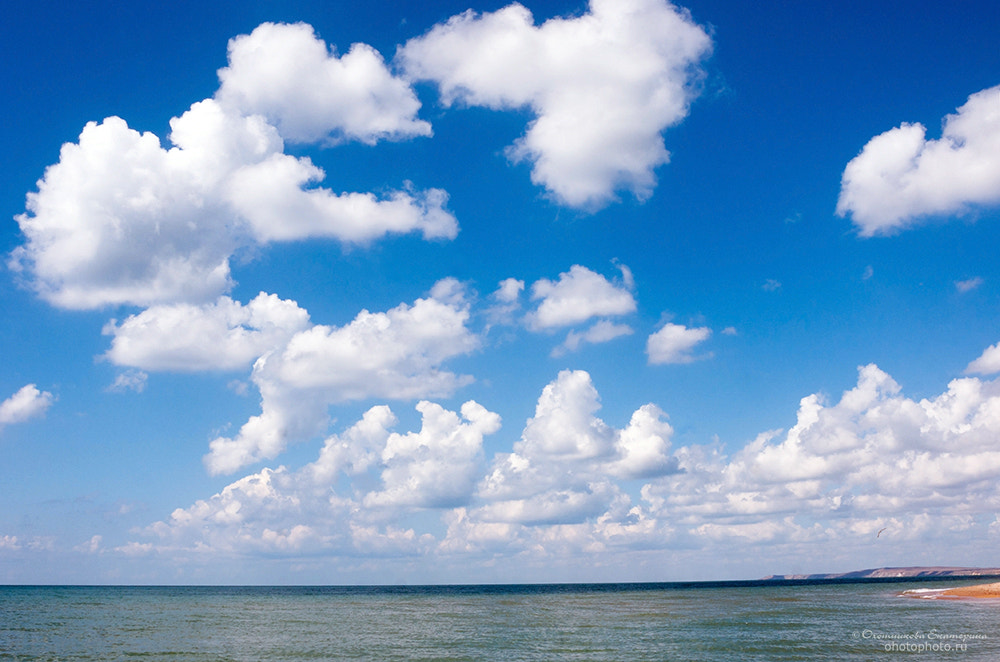 Sony Alpha DSLR-A700 + 24-70mm F2.8 sample photo. About clouds and blue sky photography