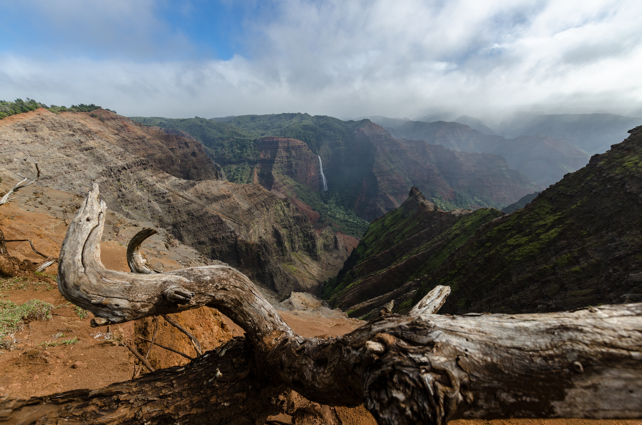 Nikon D7000 + Sigma 10-20mm F3.5 EX DC HSM sample photo. Amazing waimea canyon kauai photography