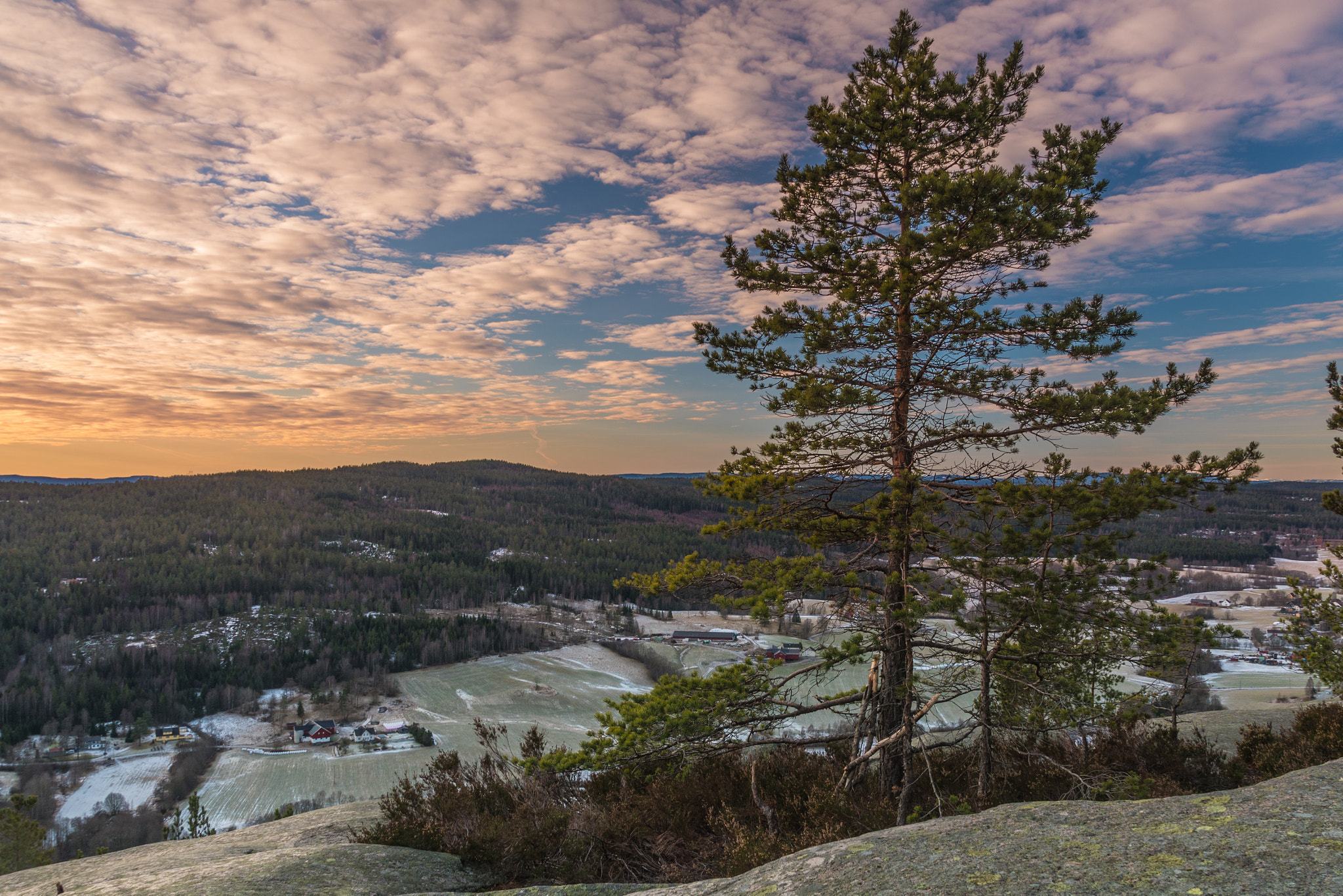 Sony a6500 + Sony DT 16-50mm F2.8 SSM sample photo. Top of the hill photography