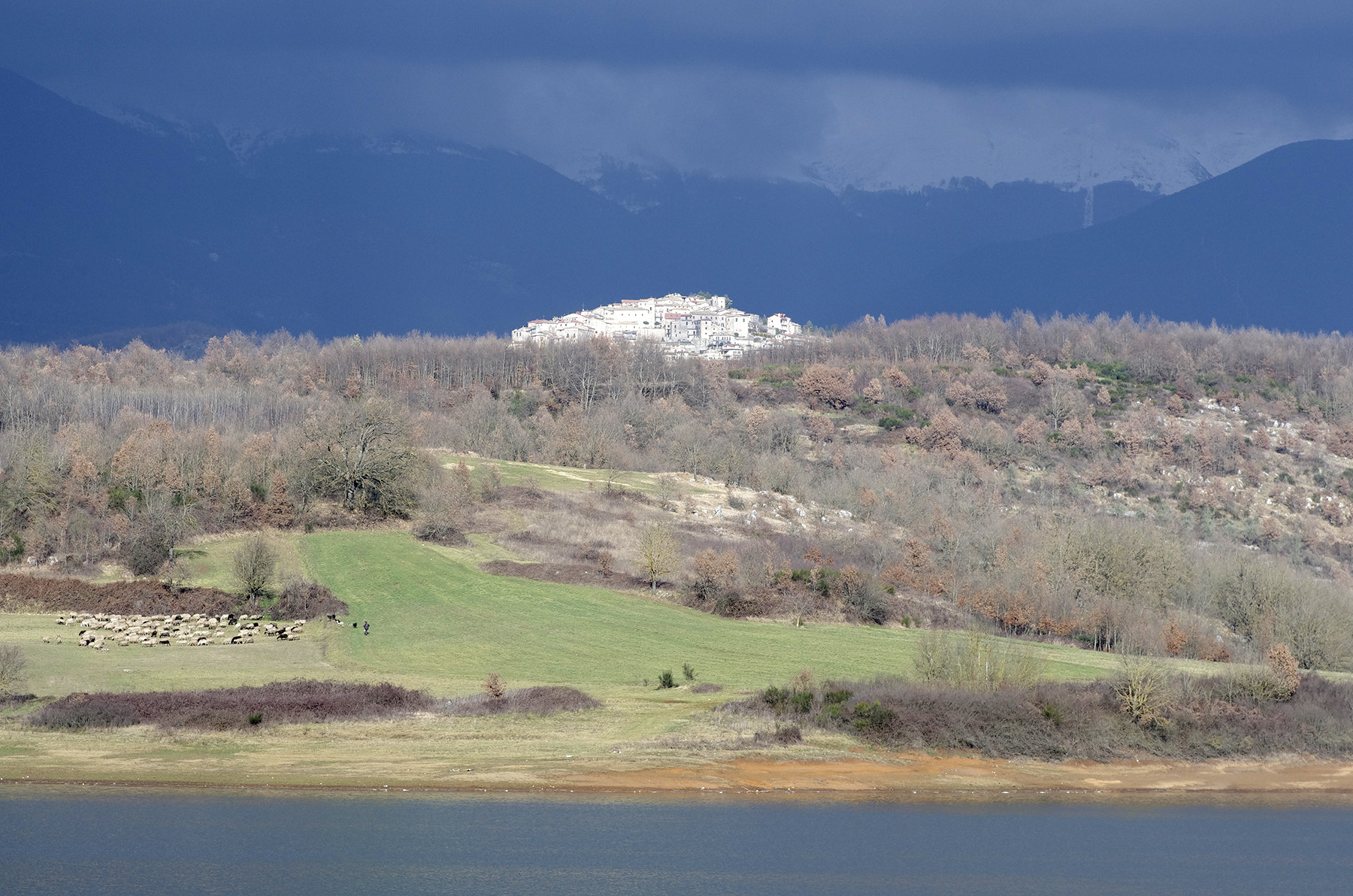 Pentax K-5 IIs sample photo. Lago di canterno photography