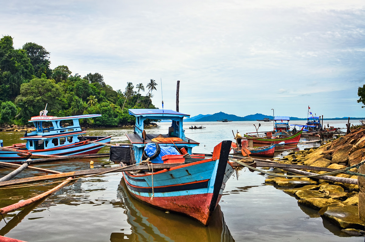 AF Zoom-Nikkor 28-85mm f/3.5-4.5 sample photo. Kapal di air bangis photography