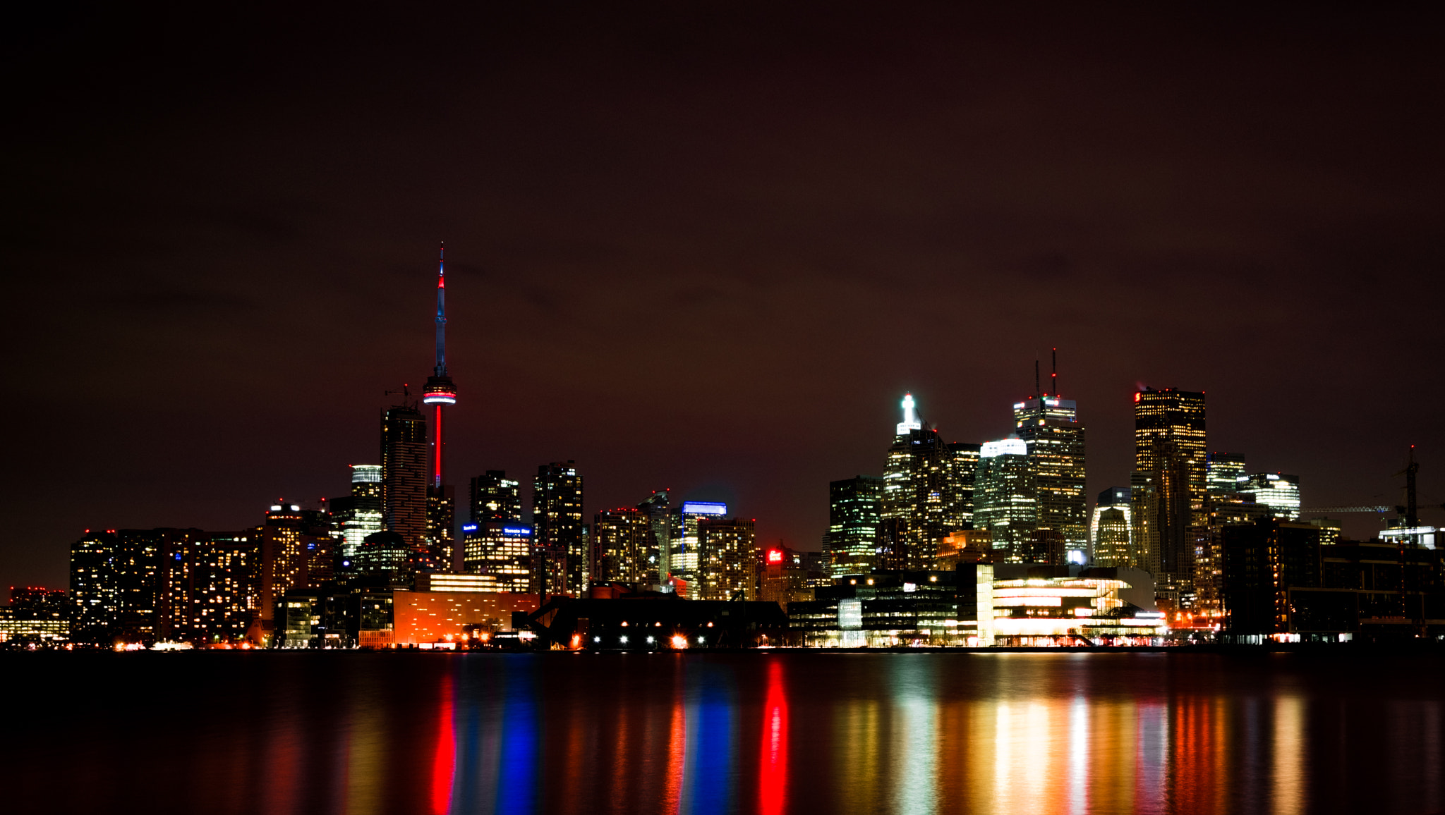 Nikon D5300 + Nikon AF-S DX Nikkor 18-55mm F3.5-5.6G II sample photo. Toronto skyline, night photography