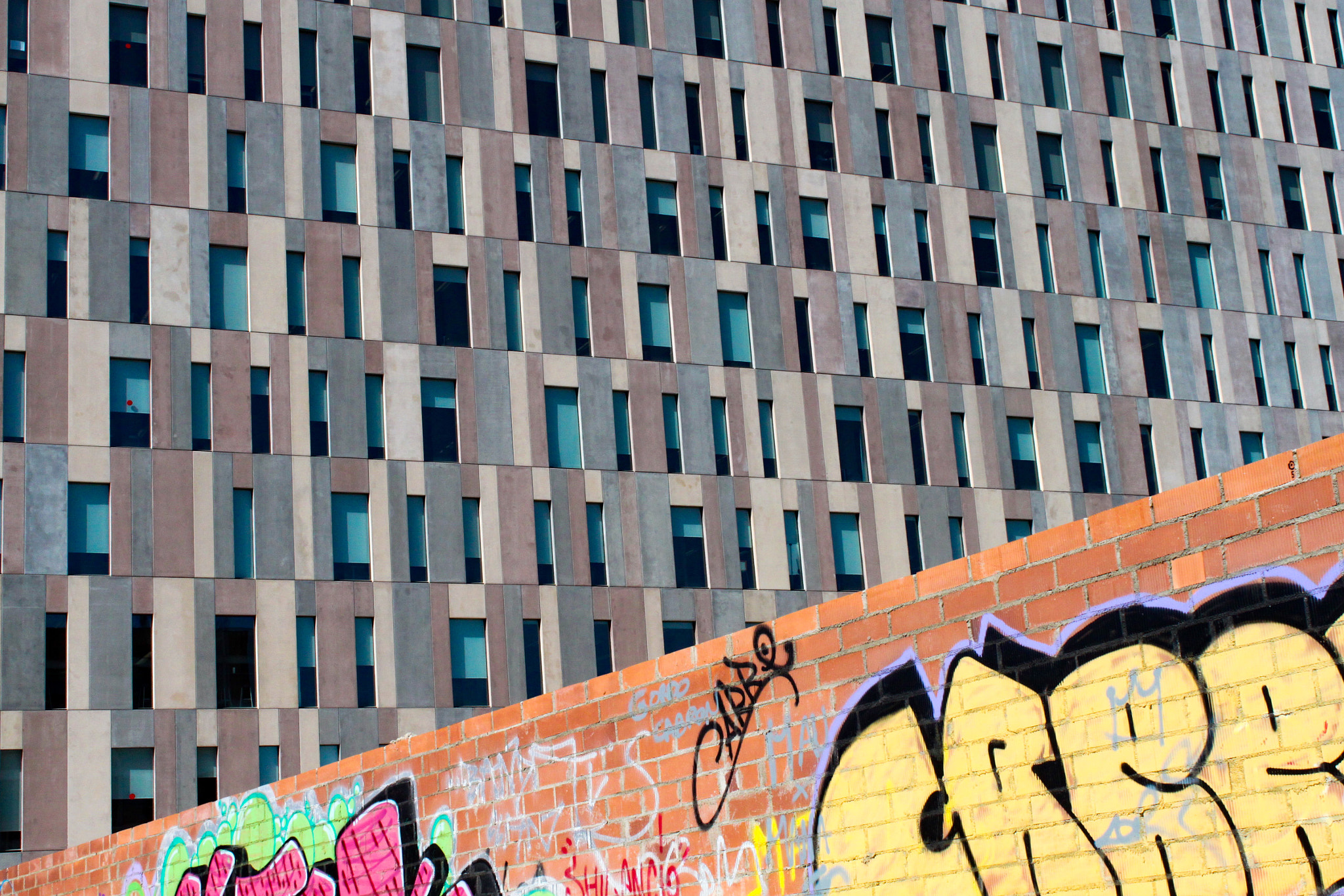 Canon EF-S 18-55mm F3.5-5.6 IS sample photo. Wall photography