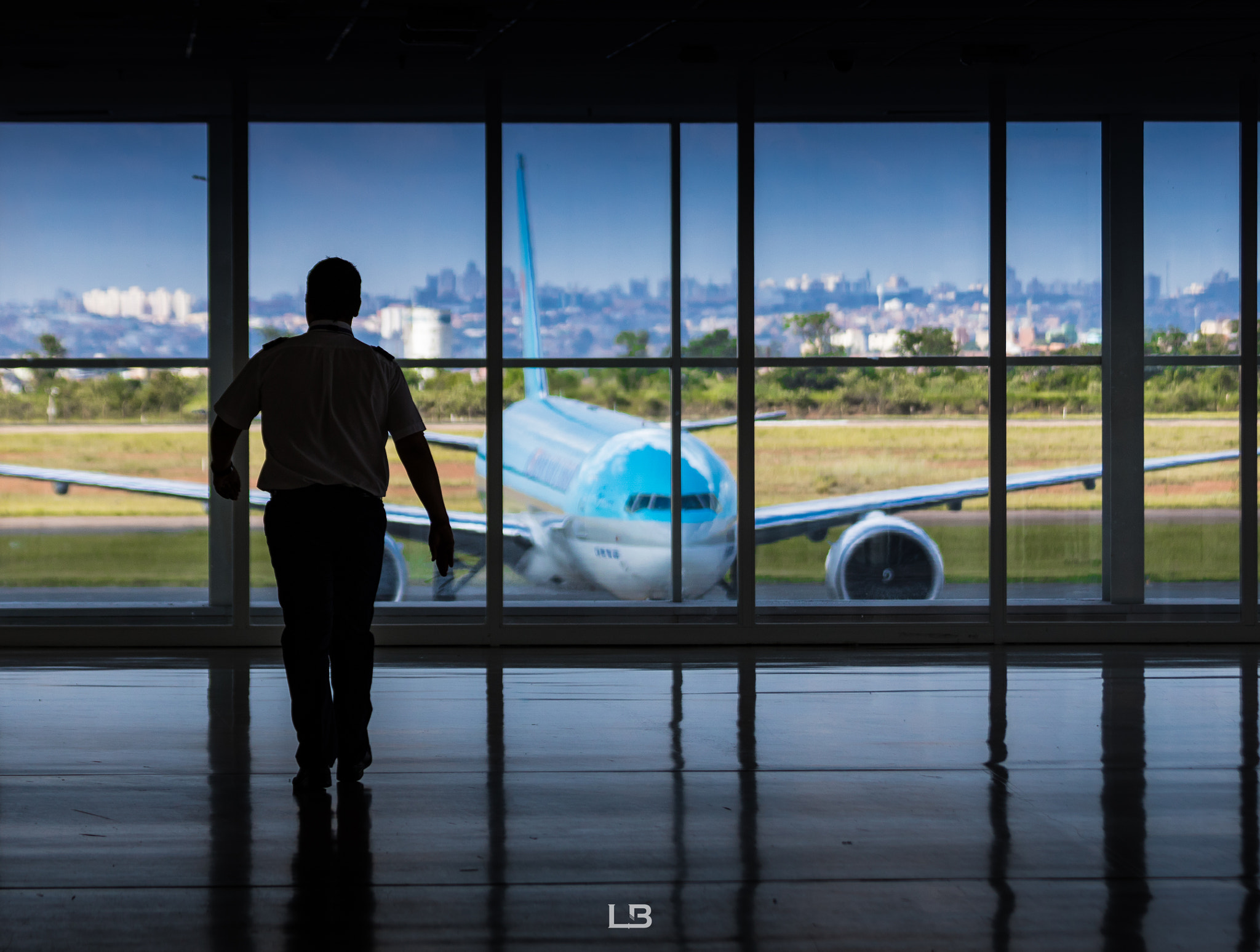 Canon EF 70-300mm F4-5.6 IS USM sample photo. Vcp/sbkp terminal 1 - boeing 777 korean air cargo | reg.: hl8044 photography