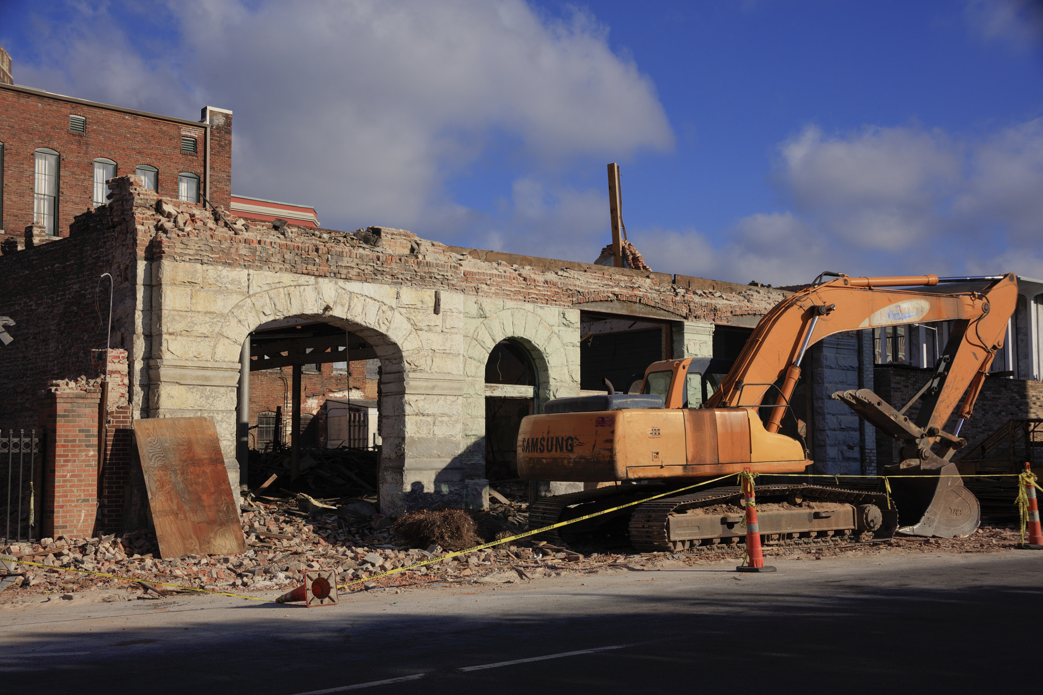Canon EOS 5DS R + Canon EF 28-200mm F3.5-5.6 USM sample photo. Demolition of building meridian mississippi photography