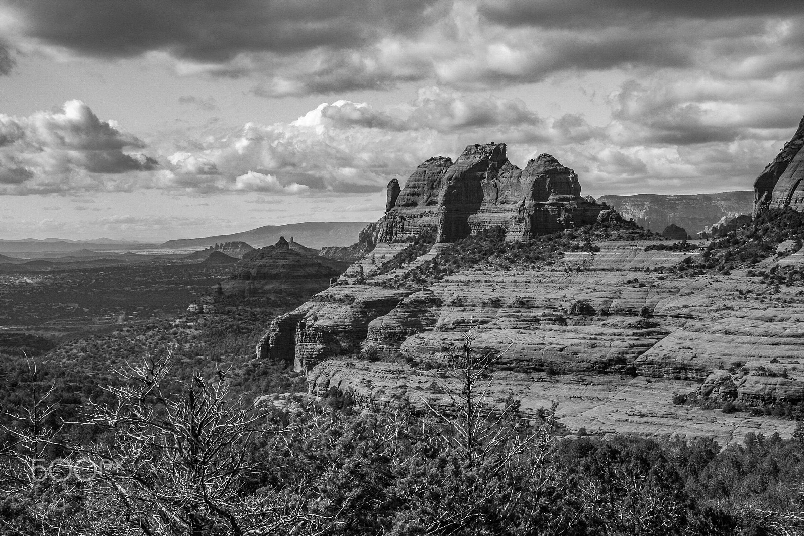 Canon EOS 400D (EOS Digital Rebel XTi / EOS Kiss Digital X) + Tamron AF 18-200mm F3.5-6.3 XR Di II LD Aspherical (IF) Macro sample photo. Sedona in black and white photography