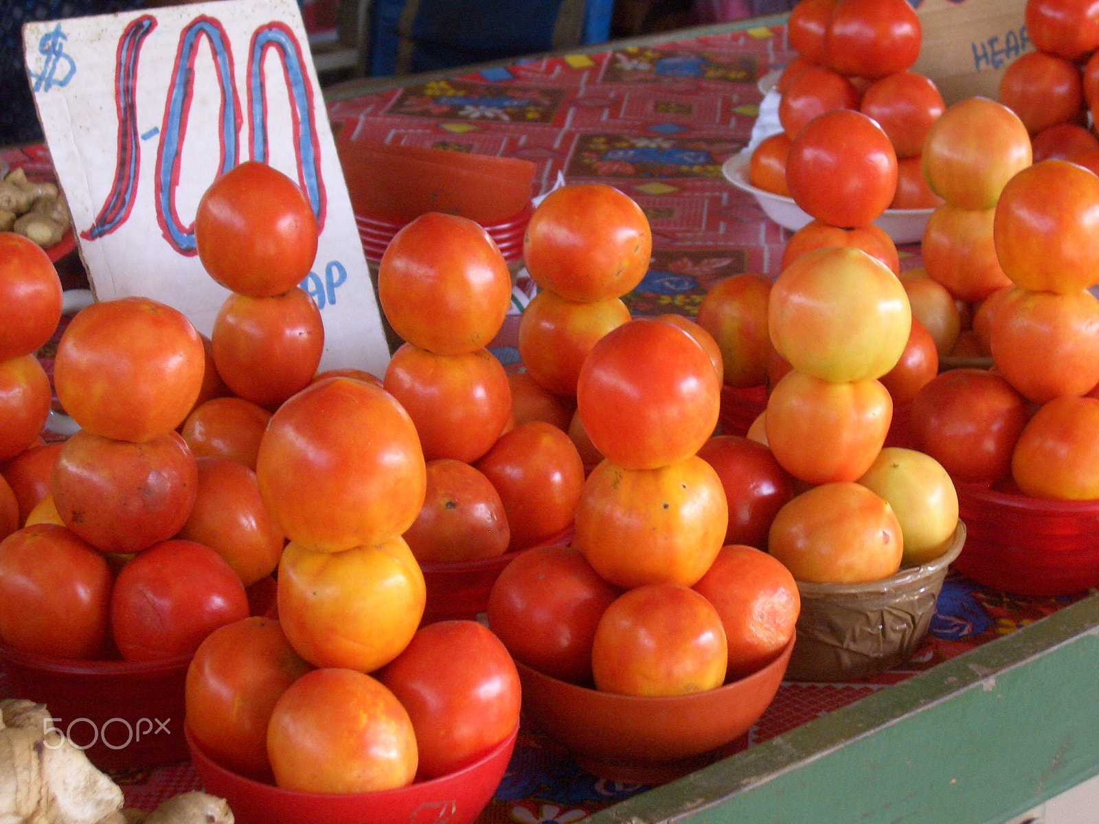 CASIO EX-Z55 sample photo. Tomato stack photography