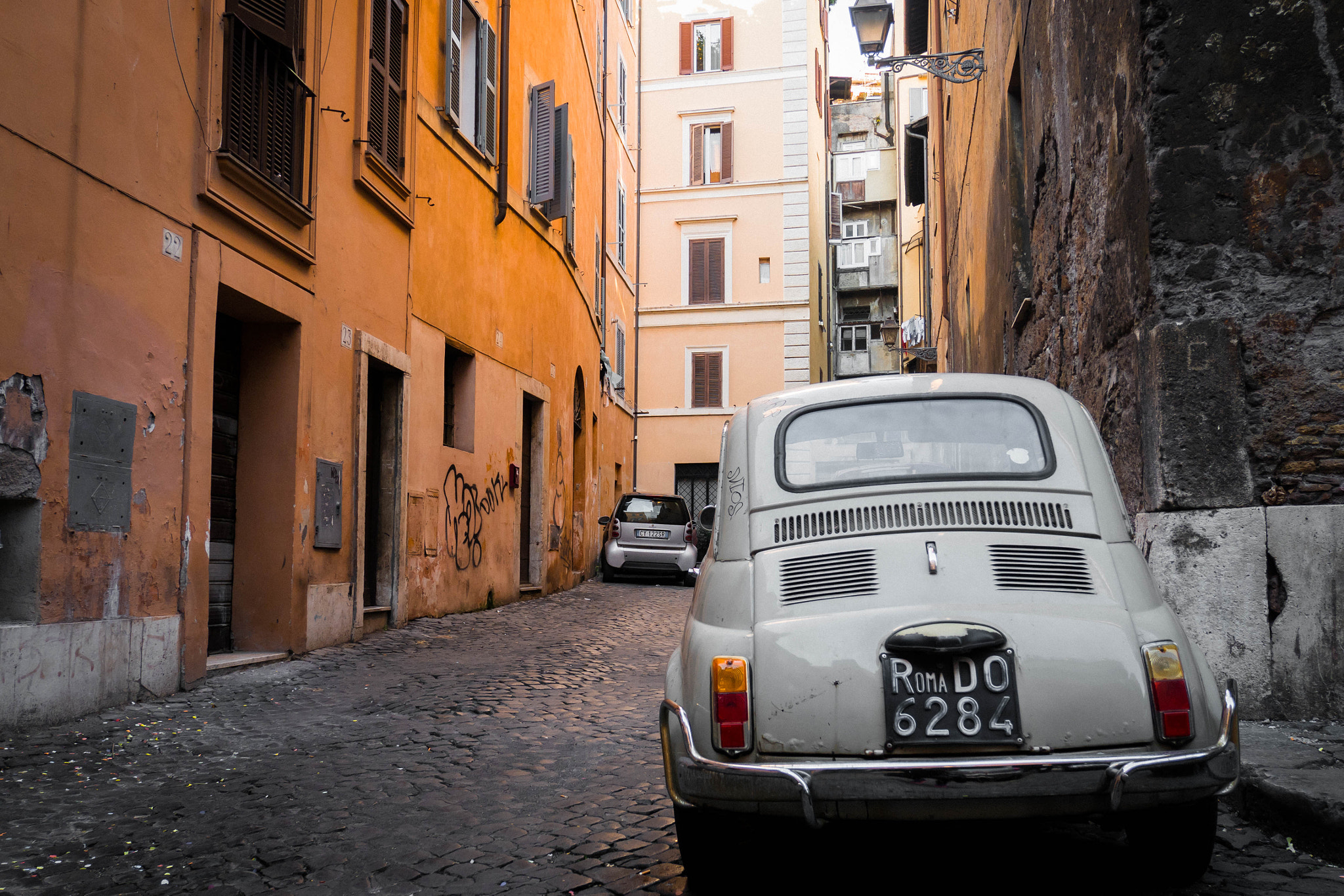 Panasonic Lumix DMC-GX85 (Lumix DMC-GX80 / Lumix DMC-GX7 Mark II) sample photo. Roman postcard photography