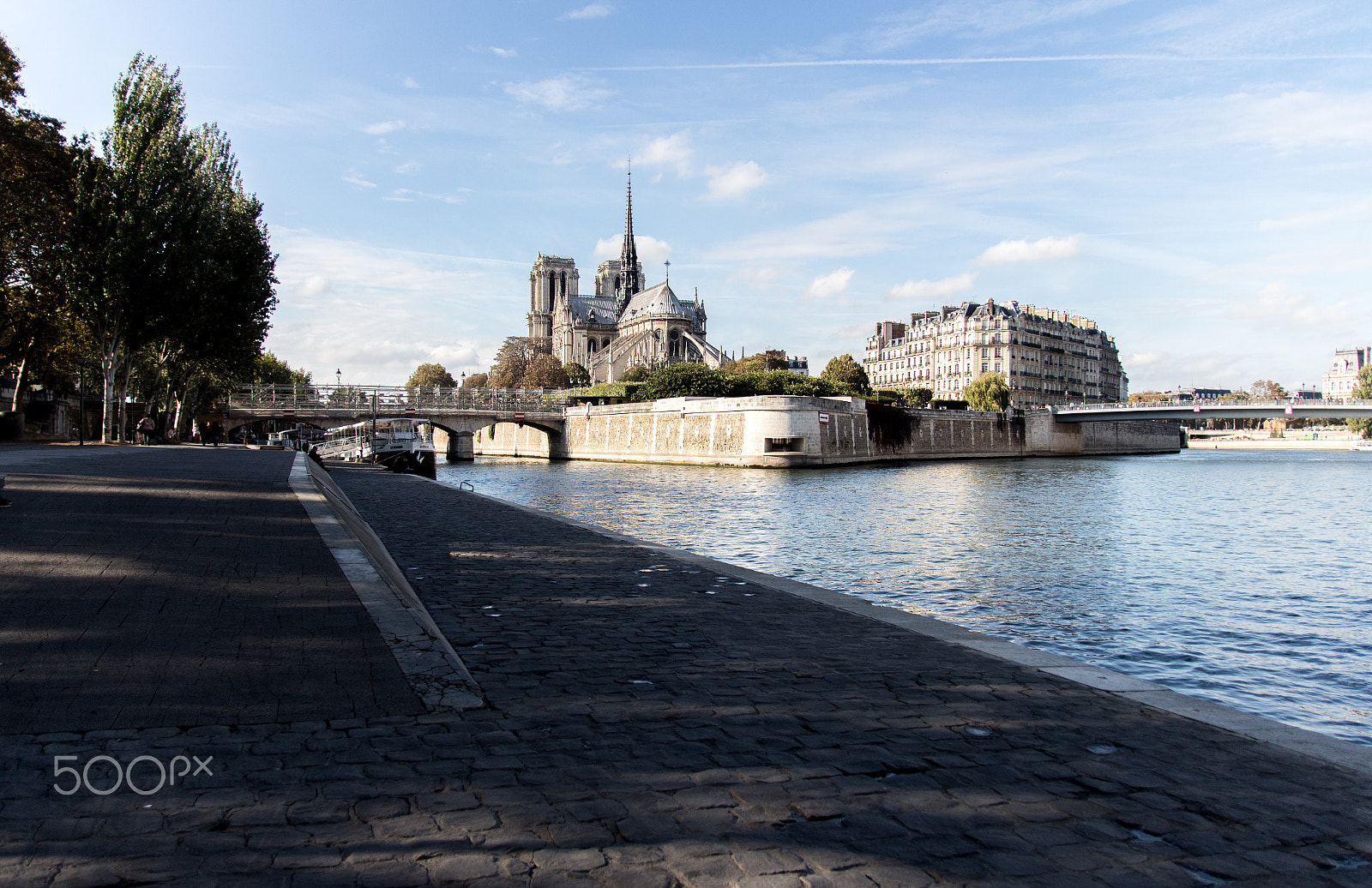 Canon EF-S 17-55mm F2.8 IS USM sample photo. Notre dame - no zoom photography