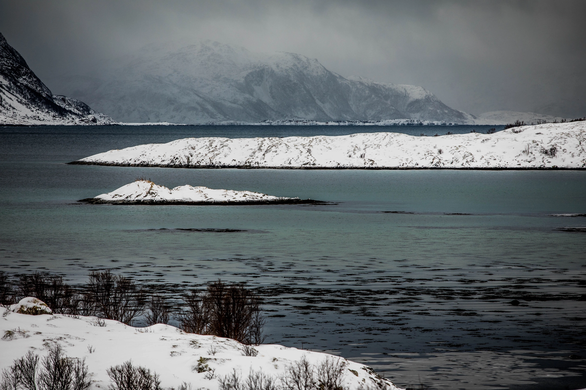 Canon EF 70-200mm F2.8L USM sample photo. Painted mountain photography
