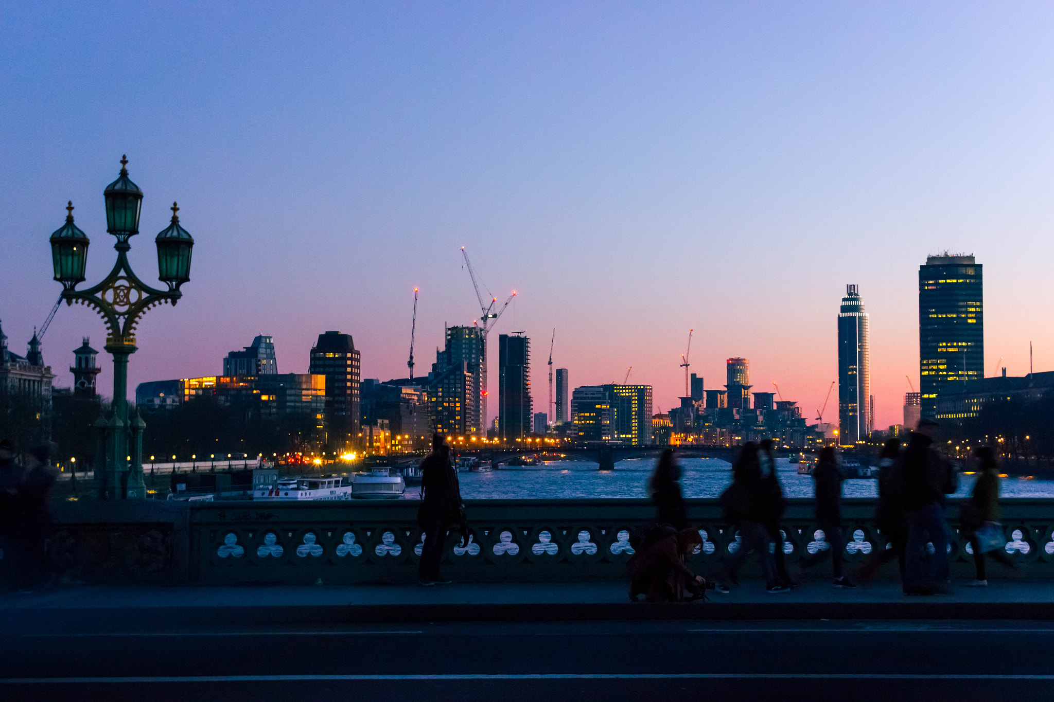 Canon EOS 550D (EOS Rebel T2i / EOS Kiss X4) sample photo. Sunset over the thames photography