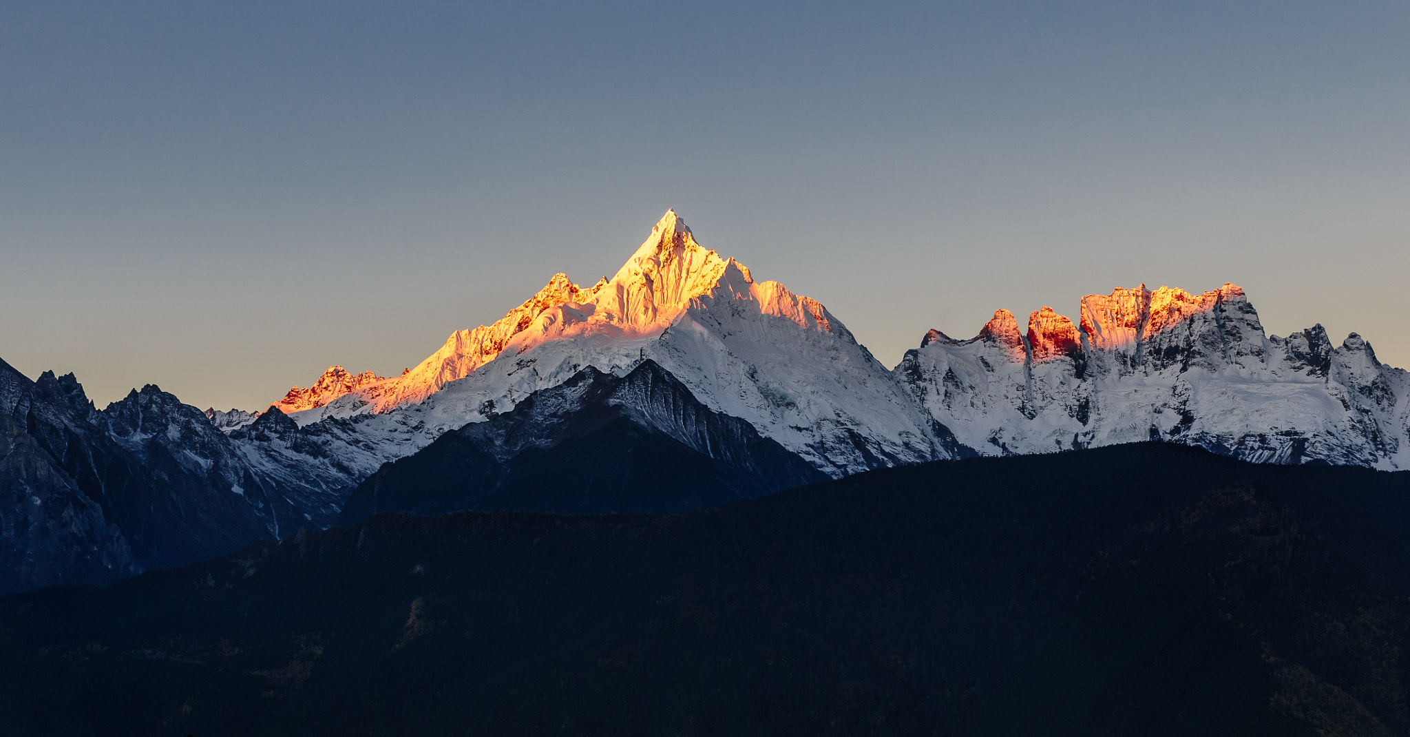 Nikon D300 + Sigma 50mm F1.4 EX DG HSM sample photo. Mainri snow mountain sunrise photography