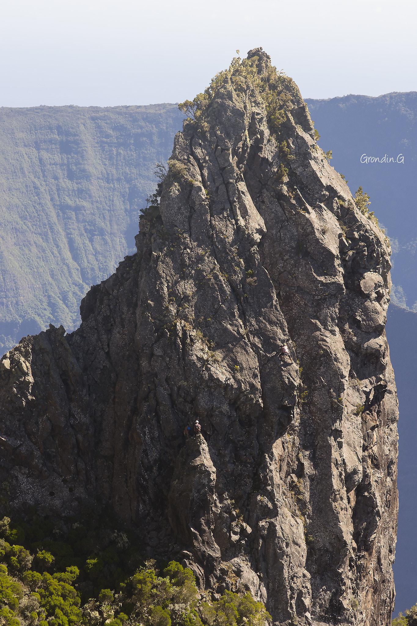 Sigma 70-300mm F4-5.6 APO DG Macro sample photo. Escalade au maido reunion island photography