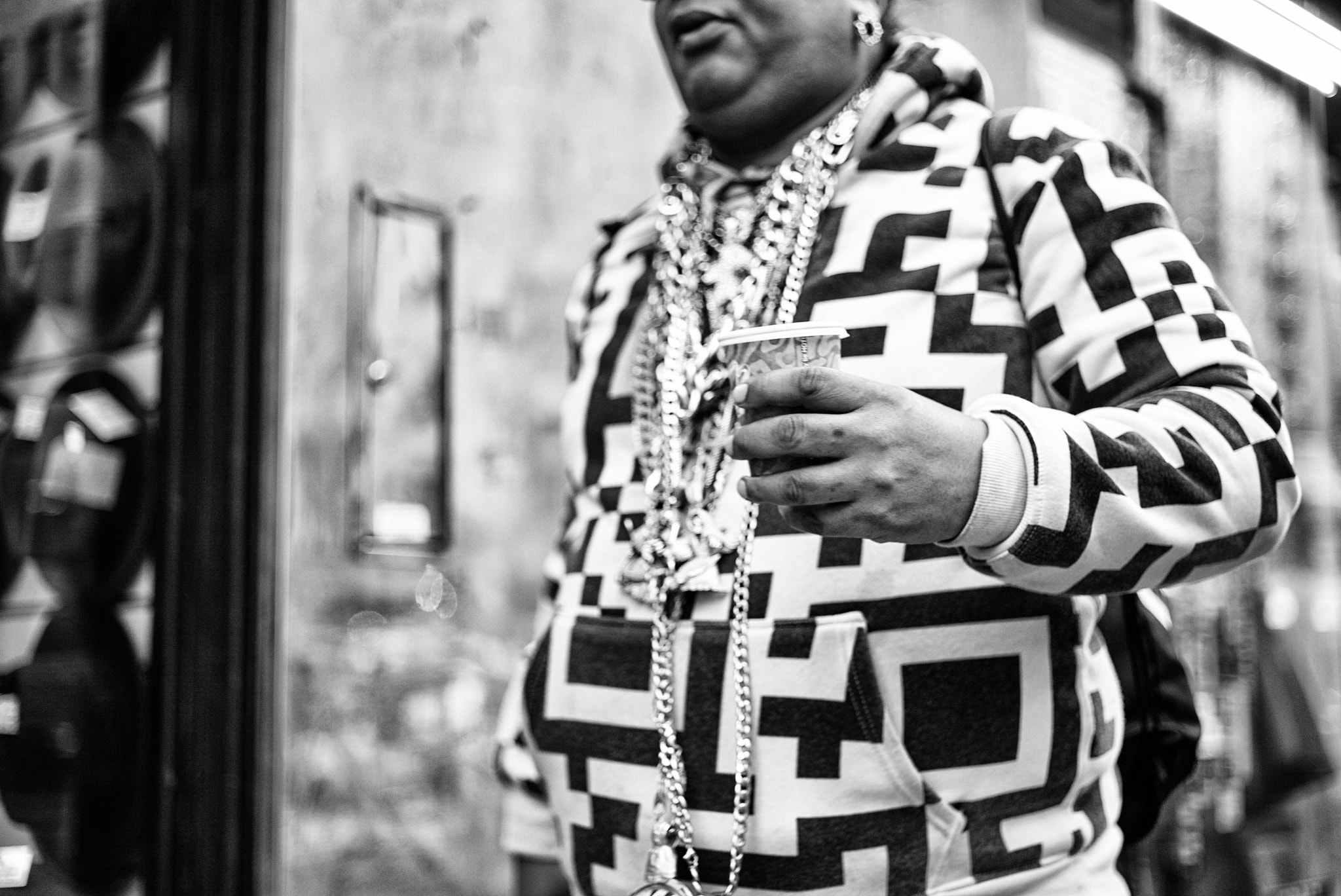 Summicron-M 1:2/50 sample photo. Street photo nyc photography
