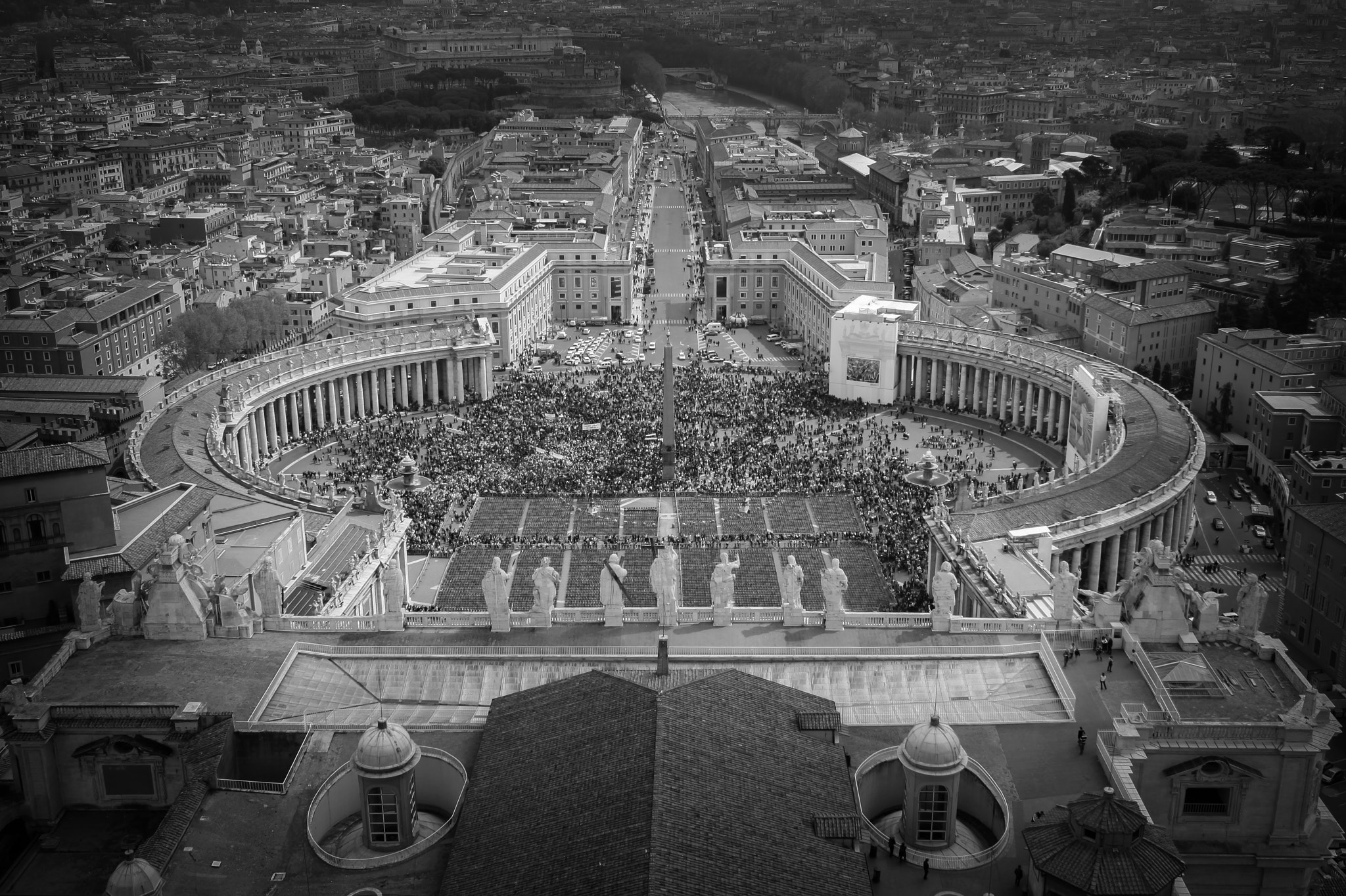 Canon EF-S 10-22mm F3.5-4.5 USM sample photo. St peter's square photography