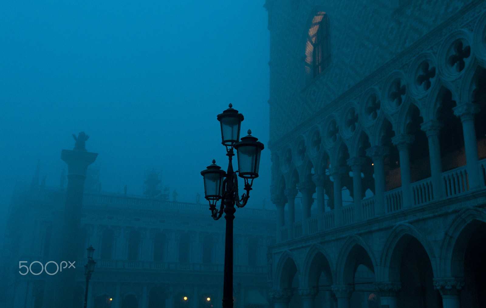 Nikon D90 sample photo. Venice san marco morning blue mist photography