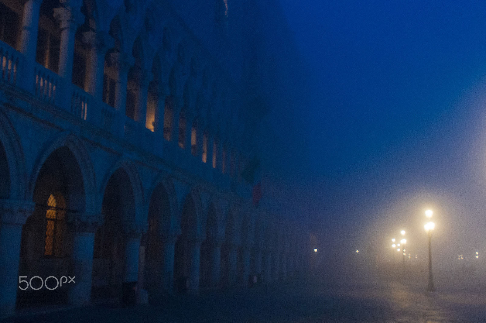 Nikon D90 sample photo. Venice san marco morning mist photography