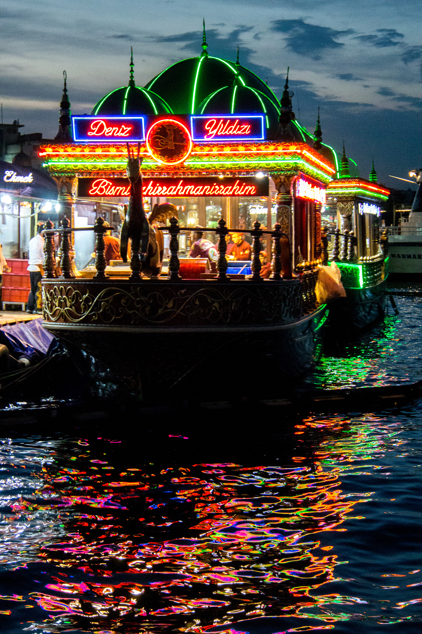 1 NIKKOR VR 10-100mm f/4-5.6 sample photo. Eminönü, istanbul photography