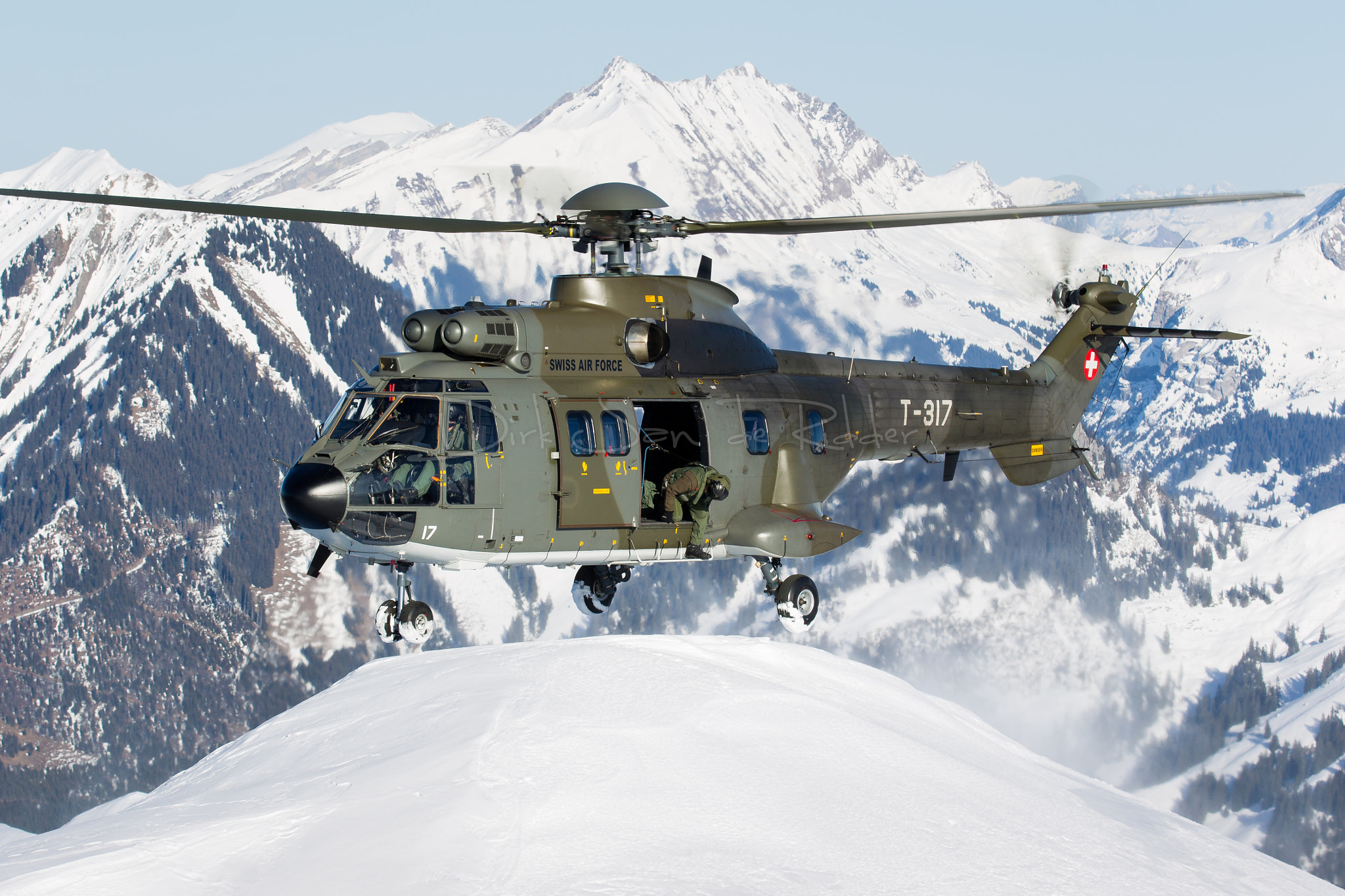 Canon EOS-1D Mark IV sample photo. Swiss air force as332m1 super puma t-317 photography