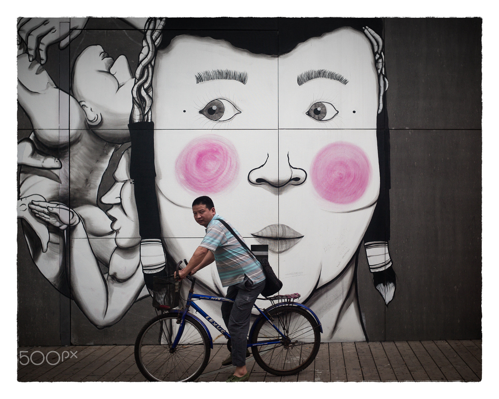 Leica M9 + Summicron-M 35mm f/2 (IV) sample photo. Graffiti photography