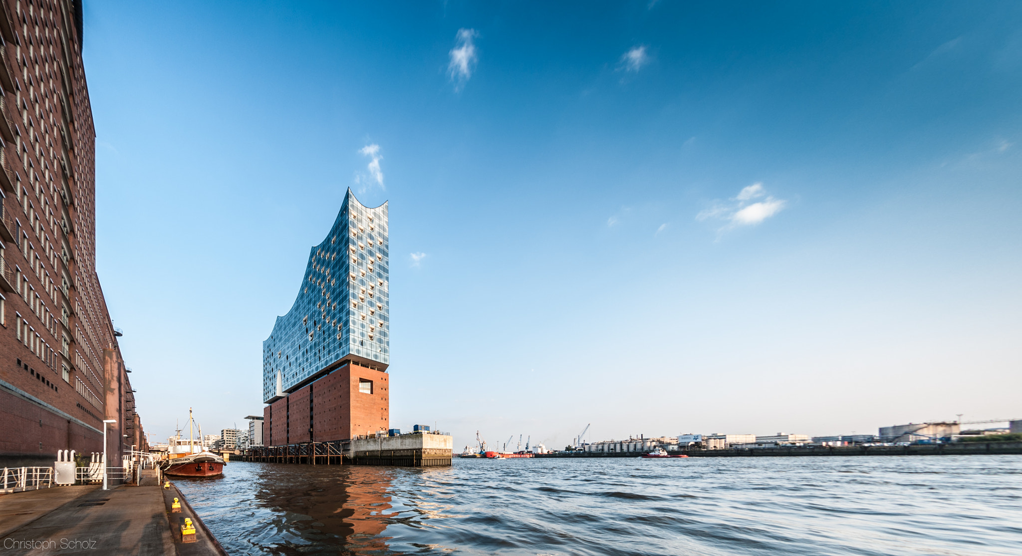 Nikon D90 + Samyang 8mm F3.5 Aspherical IF MC Fisheye sample photo. Elbphilharmonie - hamburg speicherstadt photography