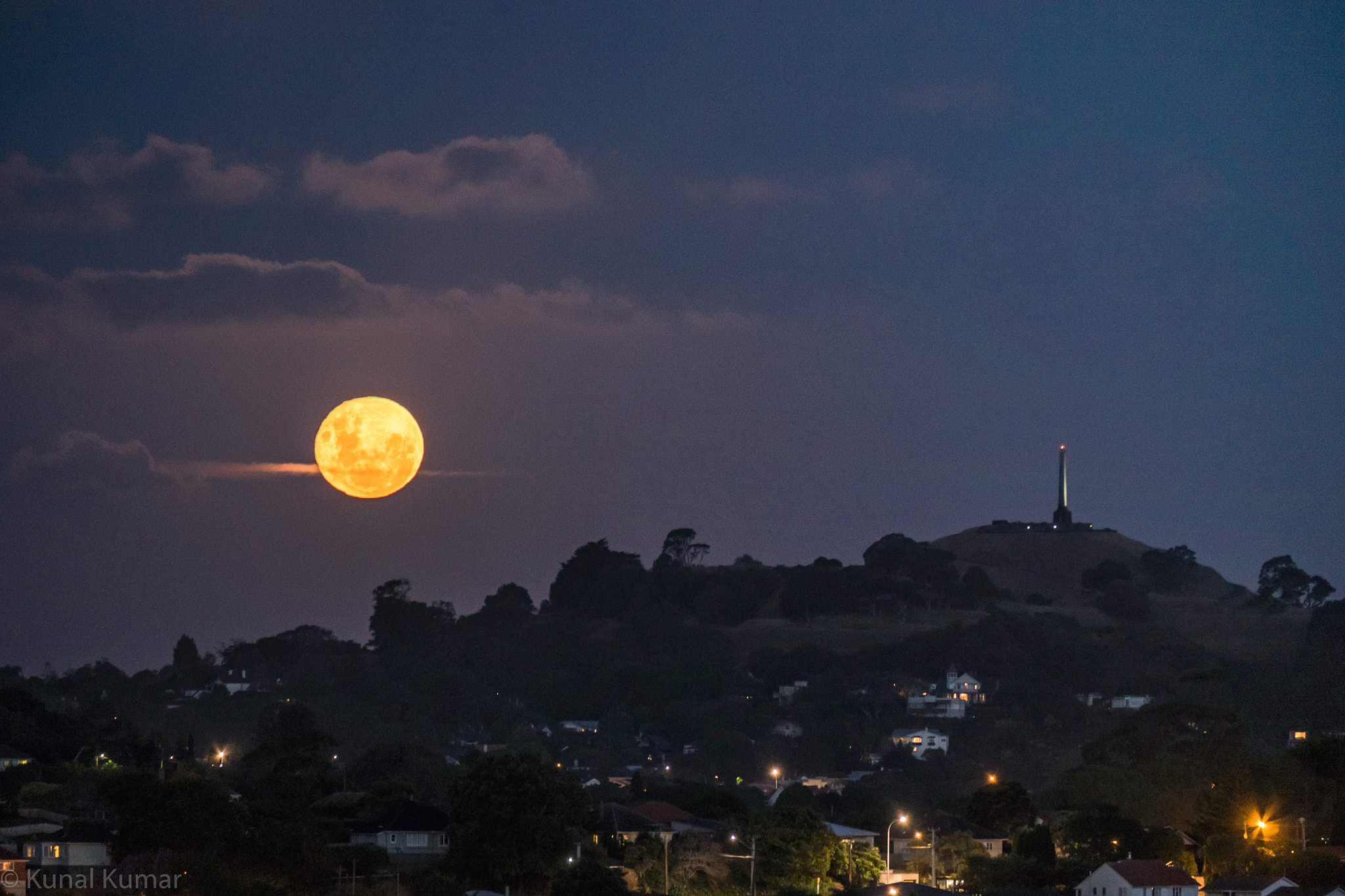 Fujifilm X-T1 + Fujifilm XC 50-230mm F4.5-6.7 OIS II sample photo. One moon hill photography